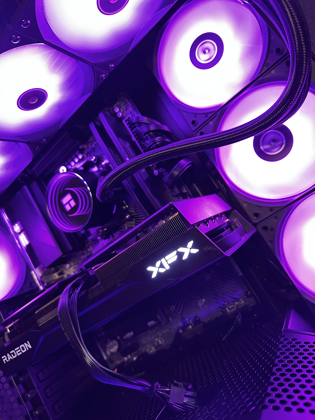 RX 9060 XT 16GB Gaming PC | Ryzen 5 7600X | DDR5 | RGB | WIFI | Jawa