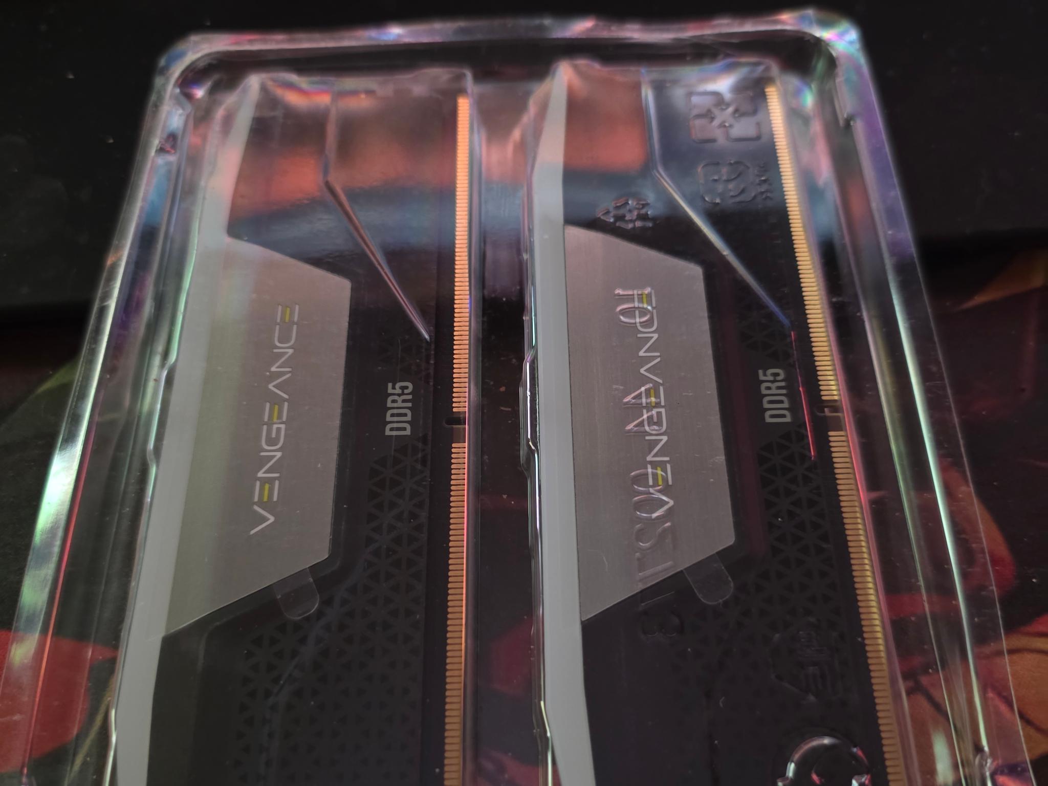 Selling DDR5 RAM - Like NEW 32GB