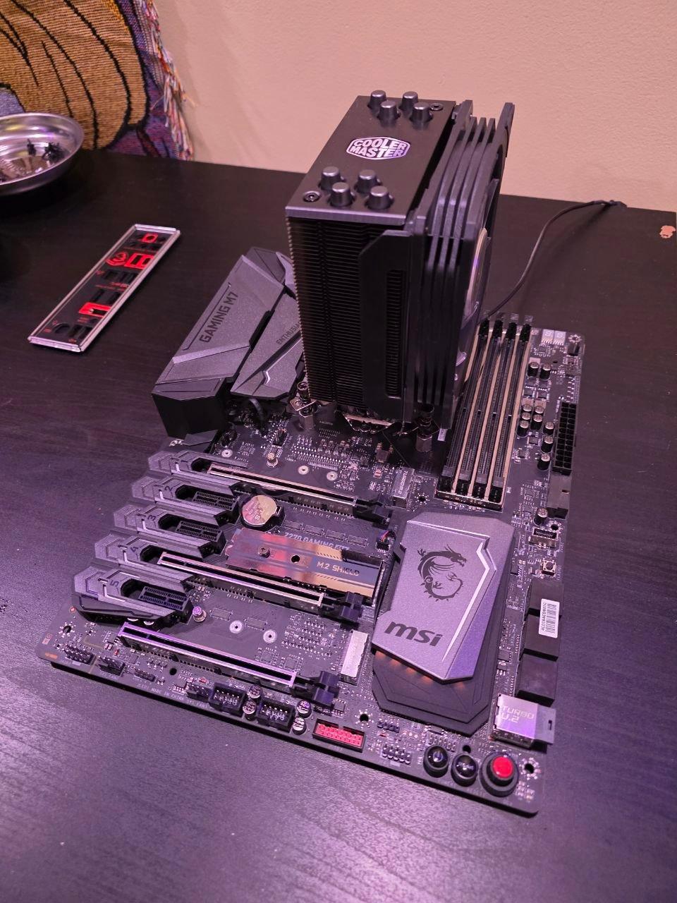 MSI Z270 Gaming M7 | Intel Core i5 7600K w/ CPU Cooler | No RAM