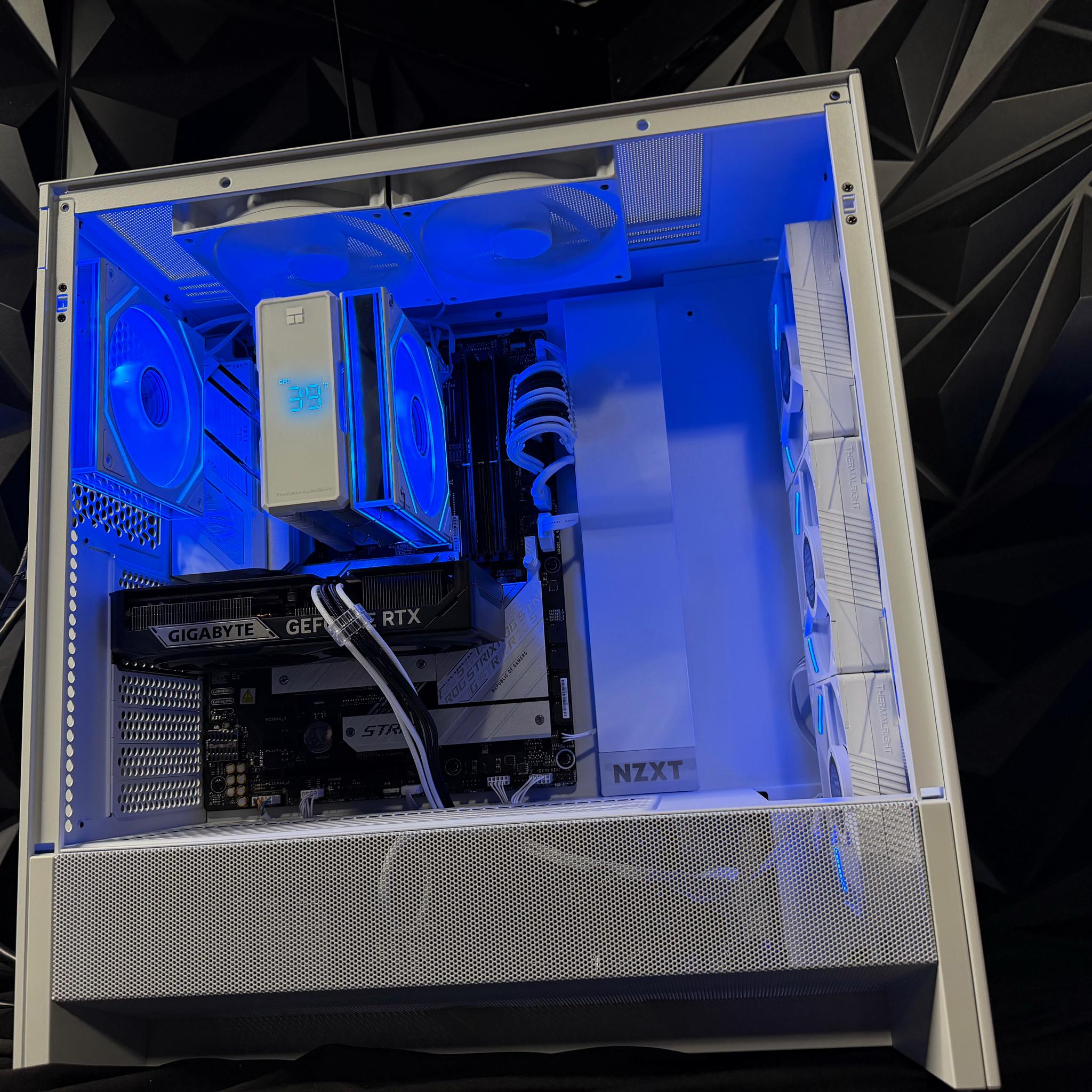 ❄️⚔️ ICE KNIGHT ⚔️❄️ Ryzen 5 7600X| RTX 5060Ti| 1.25 TB NVMe| 16 GB DDR5| 650 W PSU