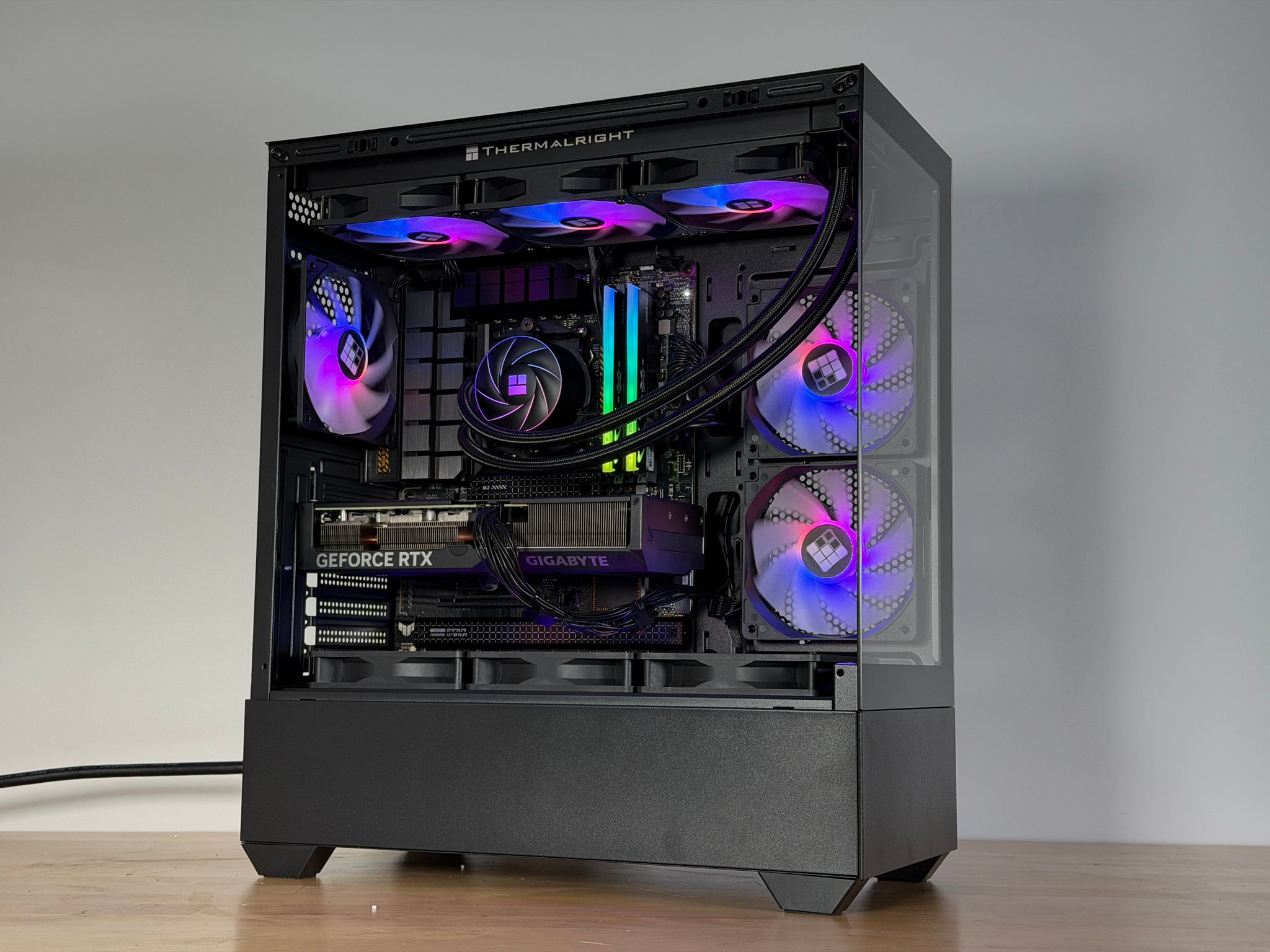 RTX 4070 Ryzen 7 7700x Gaming PC