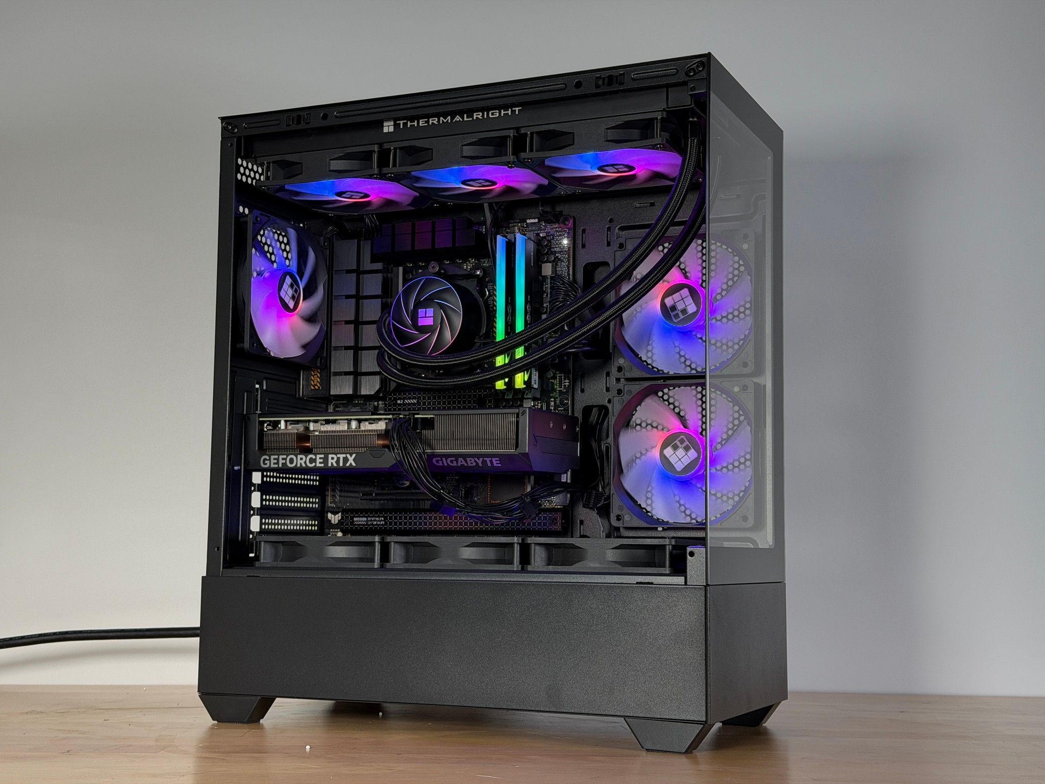RTX 4070 Ryzen 7 7700x Gaming PC