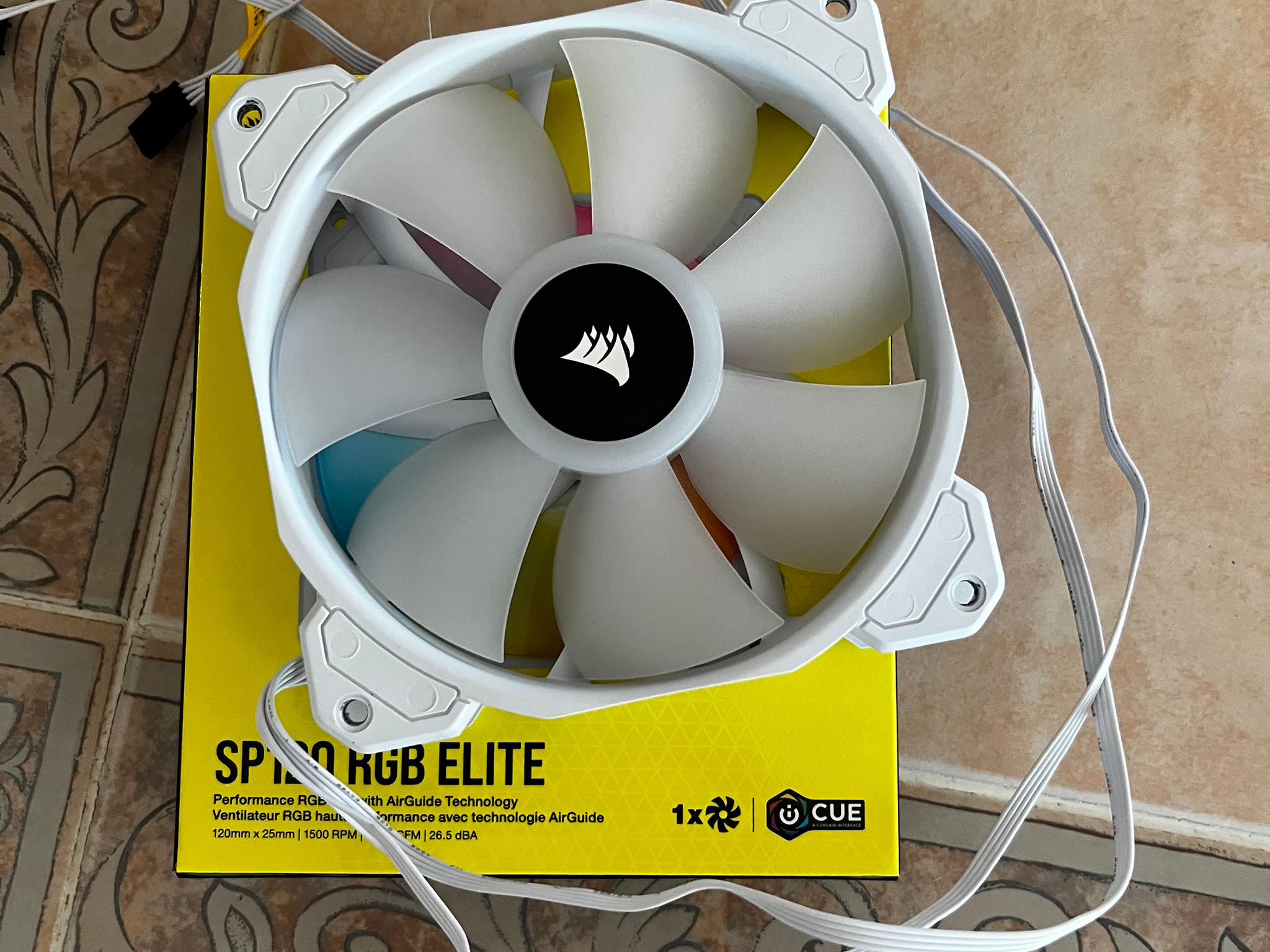 4 Corsair 120 mm fans white