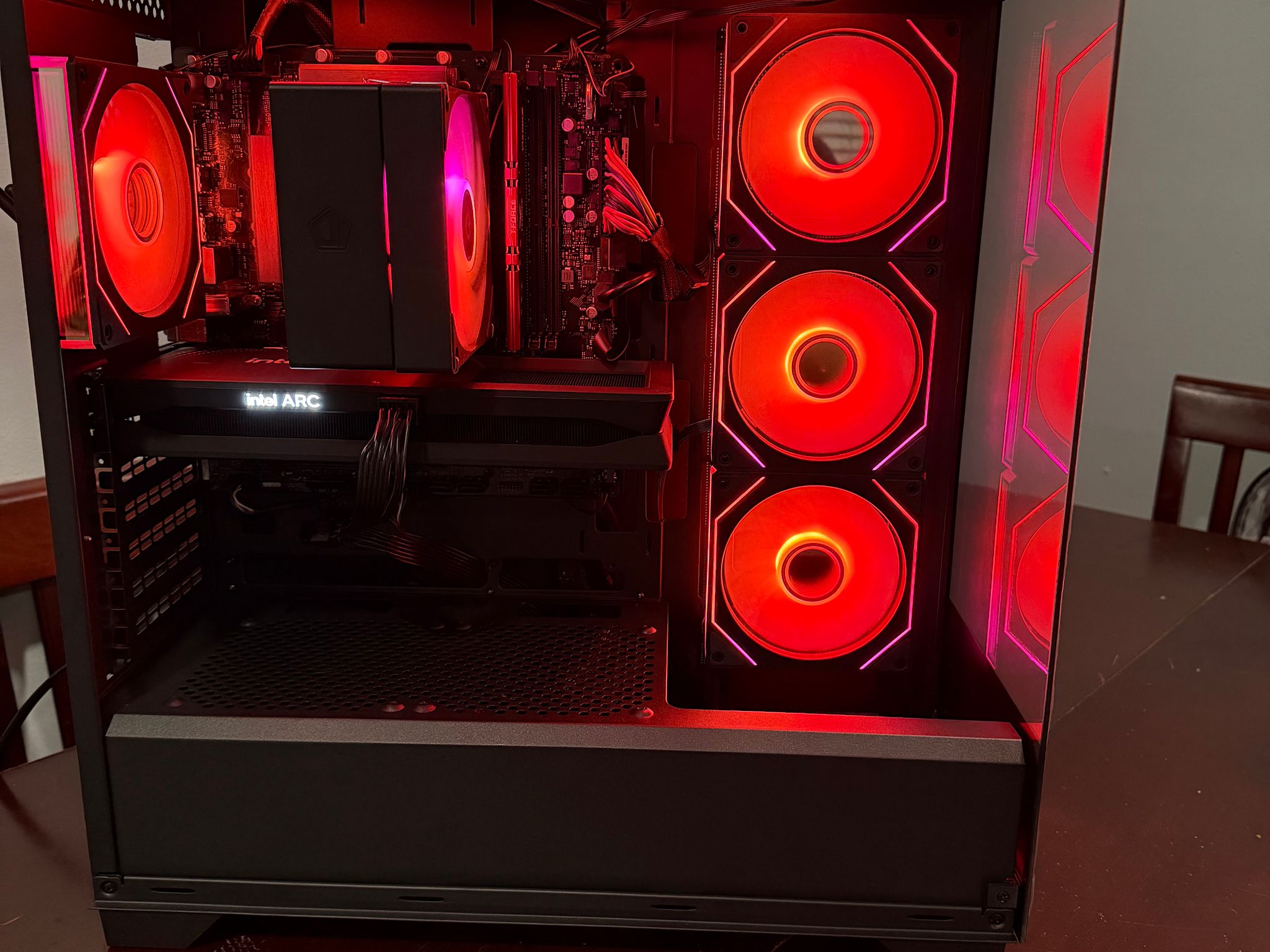 I5 12400F - Intel Arc B580 12gb - 16gb ddr4 3200mhz - 512gb m.2 ssd - windows 10 - custom gaming pc