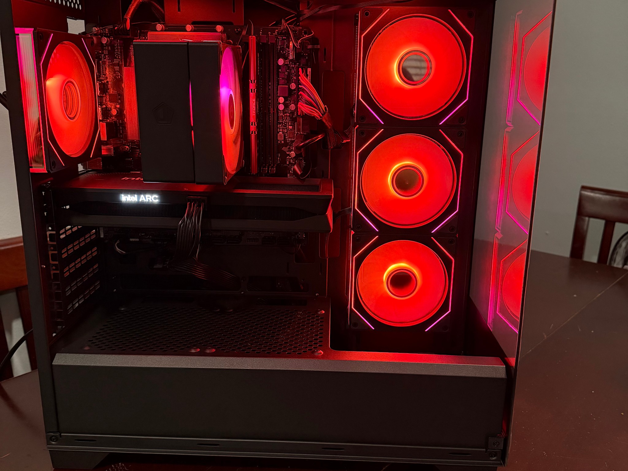 I5 12400F - Intel Arc B580 12gb - 16gb ddr4 3200mhz - 512gb m.2 ssd - windows 10 - custom gaming pc
