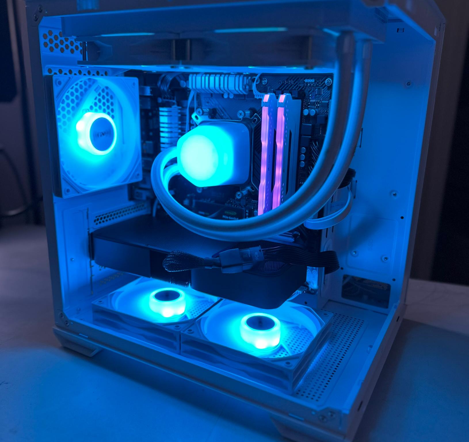 Ryzen 7 3700X / RTX 3070 / 512GB NVME / 32GB RAM