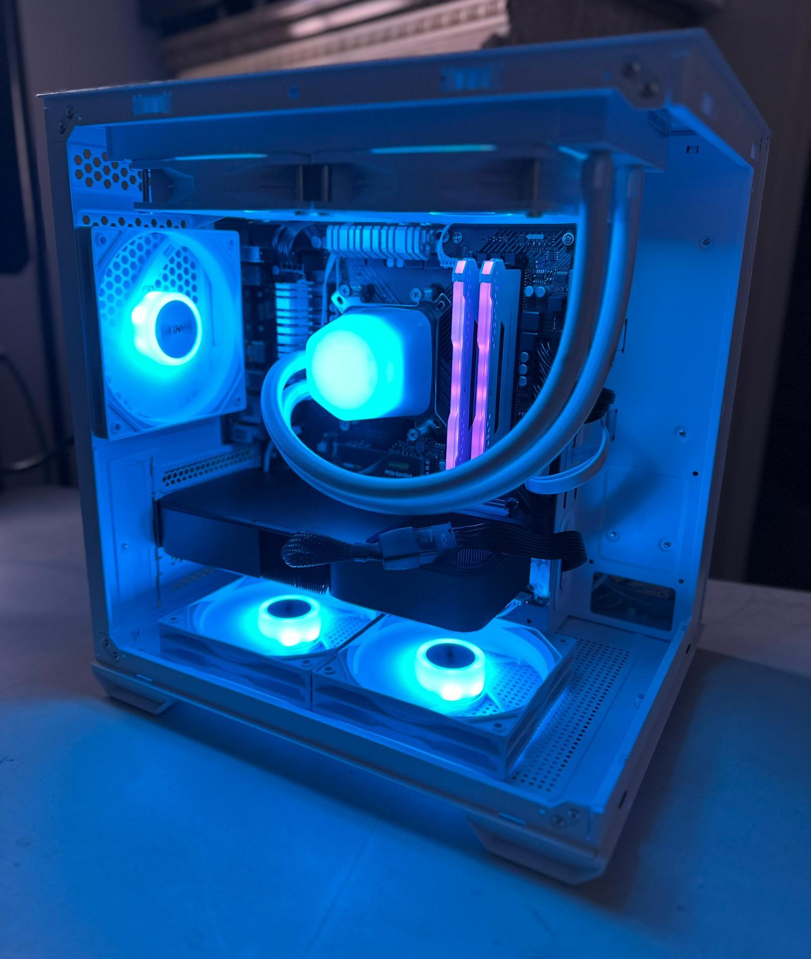 Ryzen 7 3700X / RTX 3070 / 512GB NVME / 32GB RAM