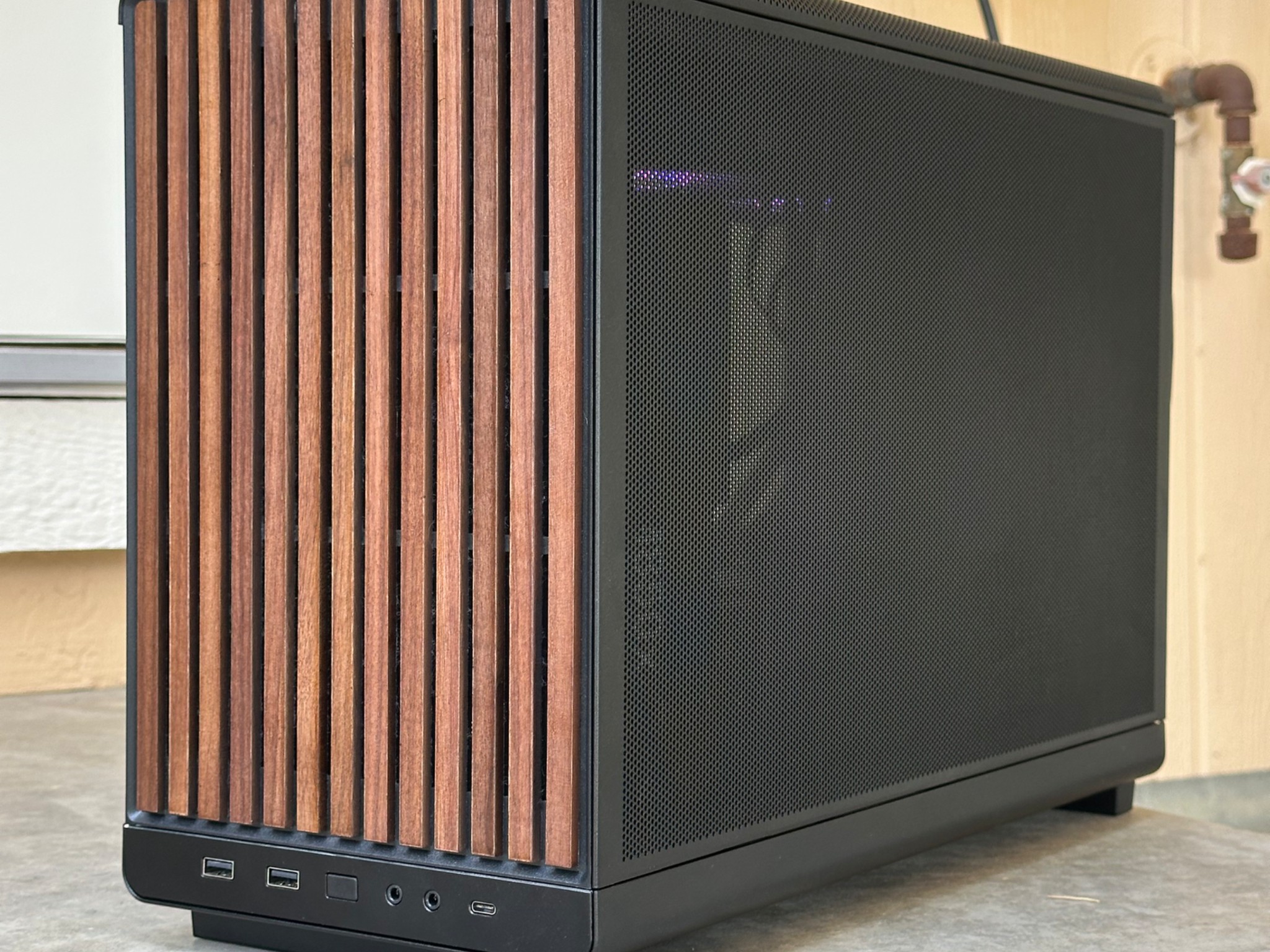 Gaming pc \ Rx 9070 XT \ i5-13600K \ 32GB 6000Mhz cl30 \ 2TB nvme ssd \ 850w psu \ Windows 11 Pro