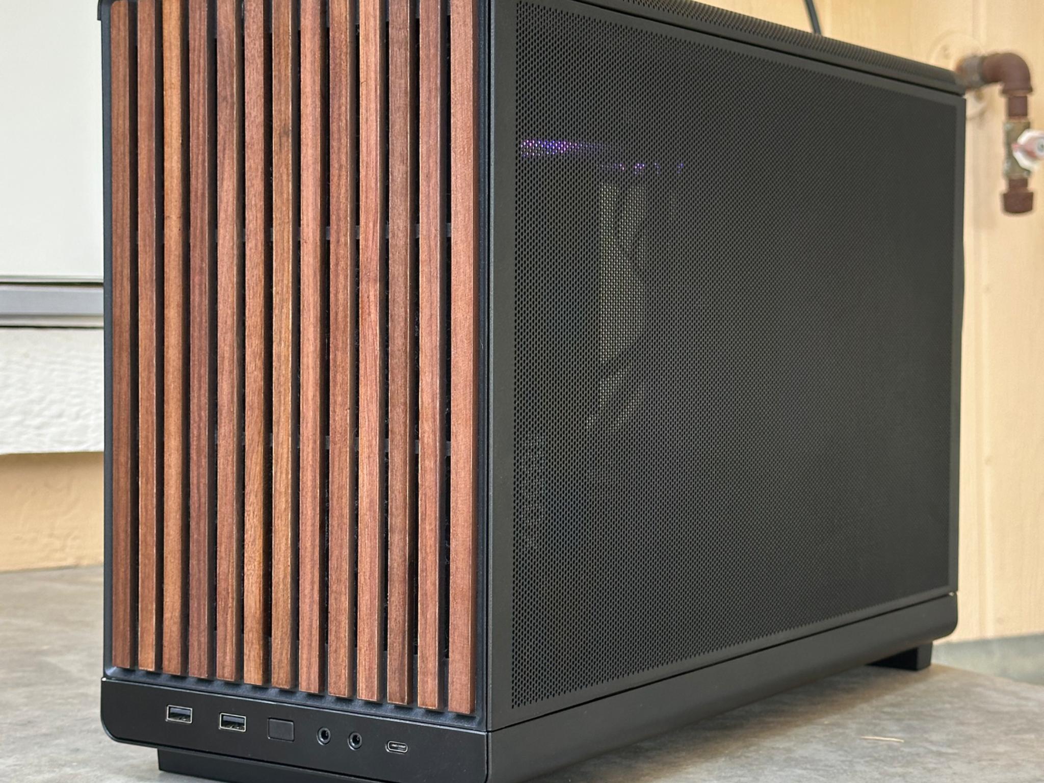 Gaming pc \ Rx 9070 XT \ i5-13600K \ 32GB 6000Mhz cl30 \ 2TB nvme ssd \ 850w psu \ Windows 11 Pro