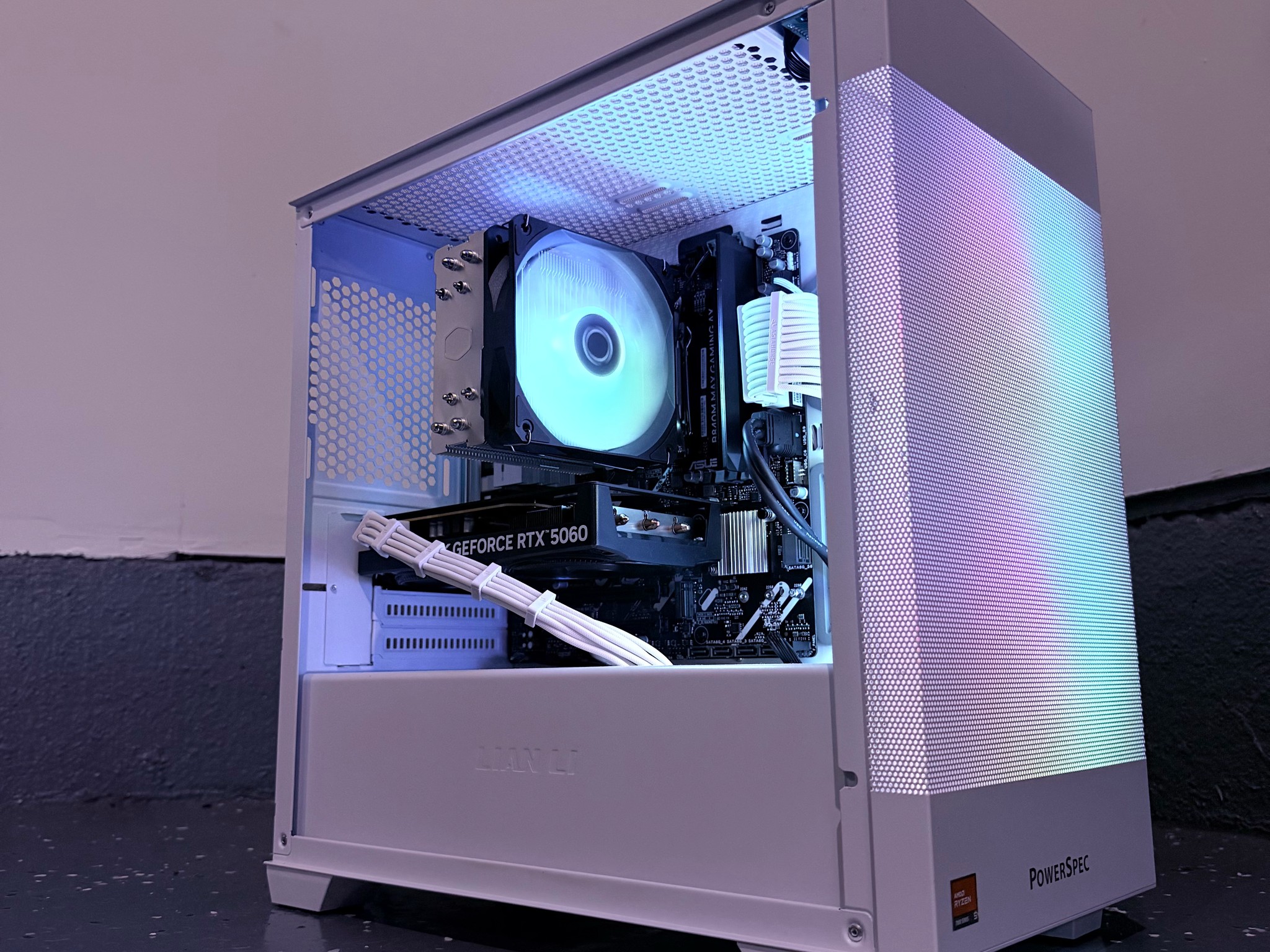 ❄️"Arctic Pearl"⚪️| 1400p Gaming | Ryzen 5 7500X3D | RTX 5060 | 16GB DDR5 Ram | 1TB NVMe SSD