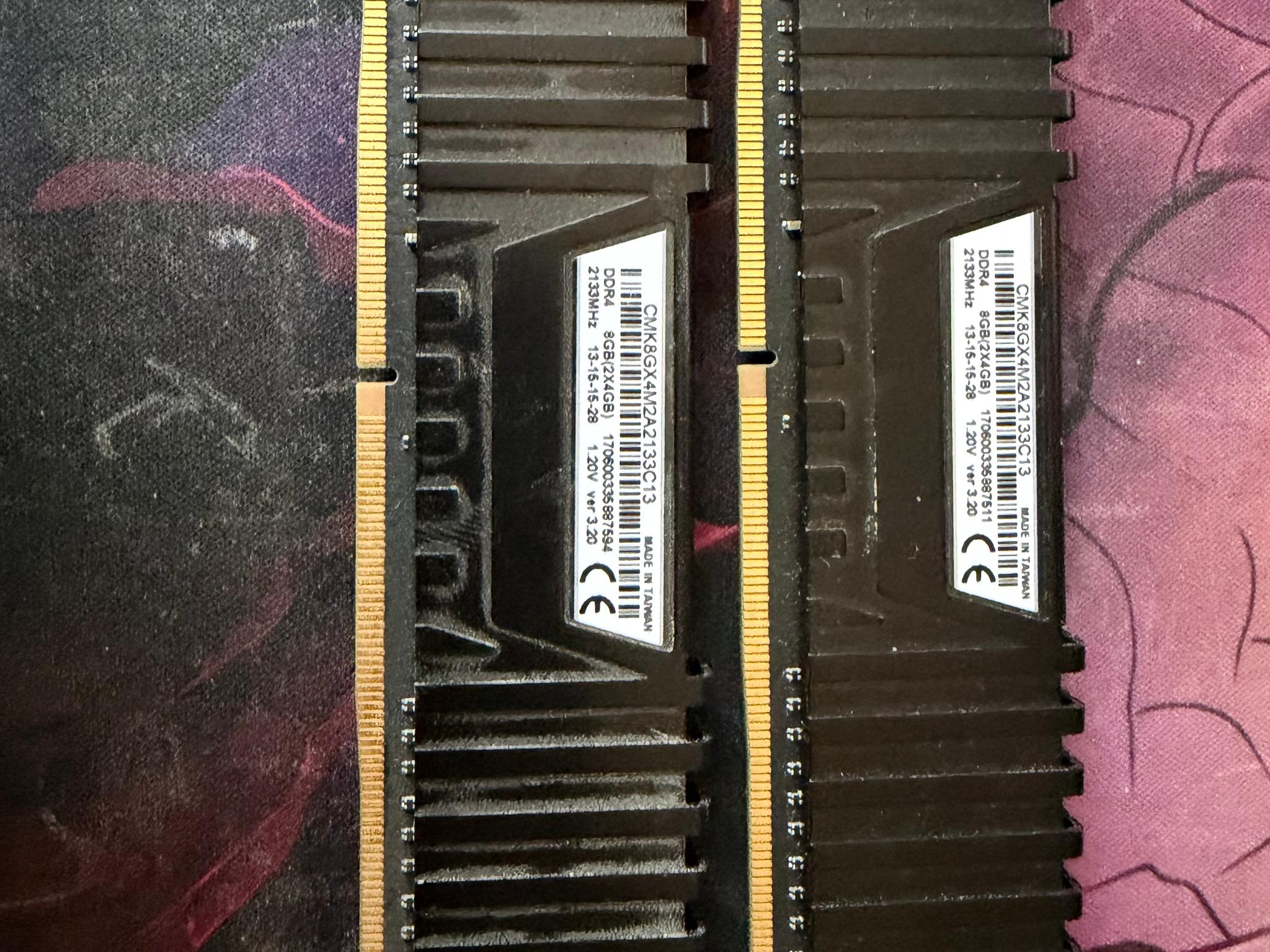 Corsair Vengeance LPX 8 GB (2x 4 GB)DDR4 2133 MHz