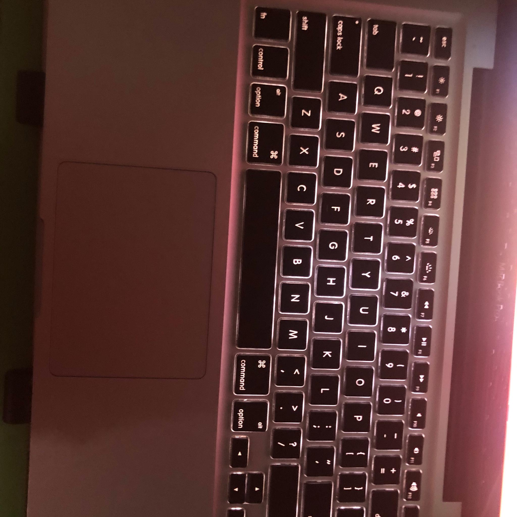 Apple MacBook Pro 13" 2012 | Intel i5 2.5GHz | 6GB RAM | 128GB SSD | Ventura (OCLP) + Charger
