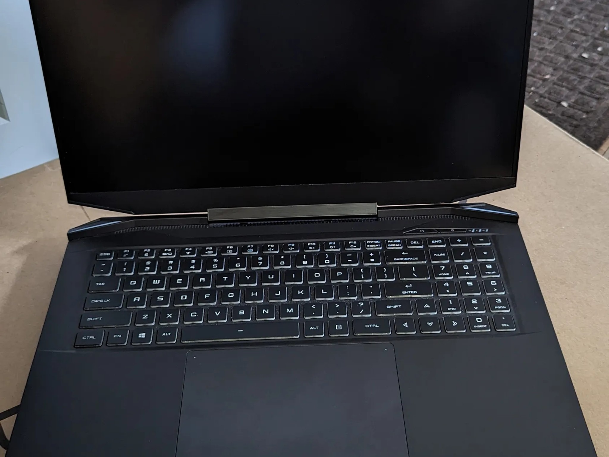 Eluktronics Prometheus XVII 17.3" QHD 165Hz RTX 3070 i7 10875H