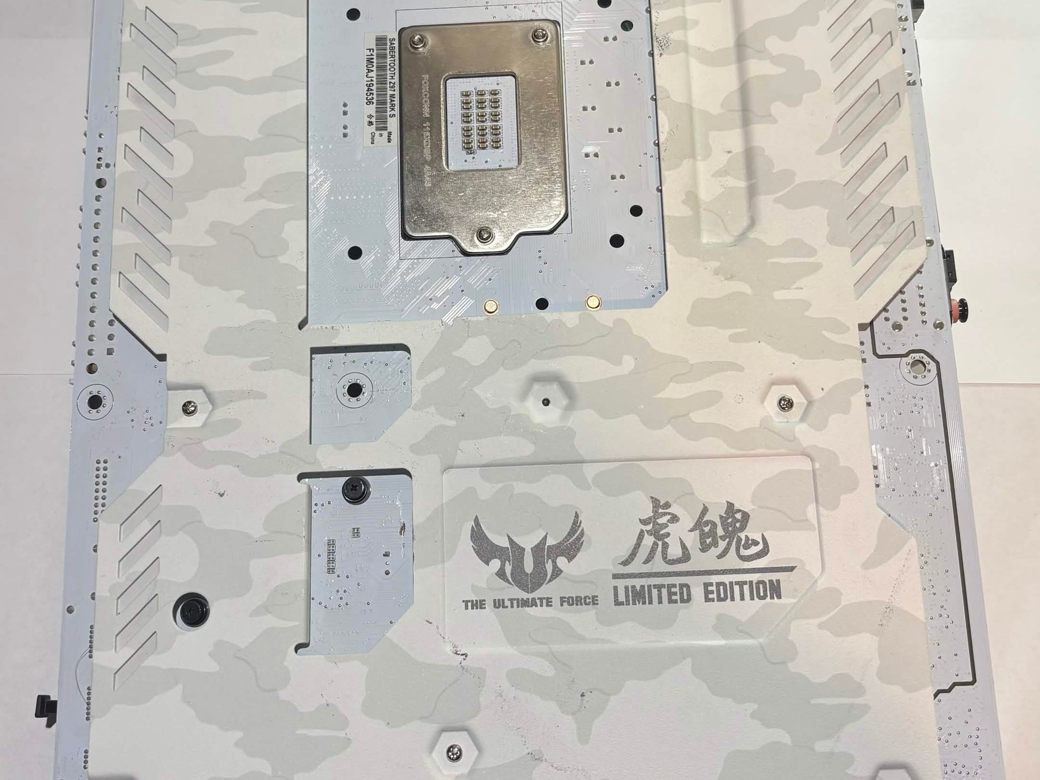 ASUS Sabertooth Z97 Mark S "White Edition" LGA1150 ATX Motherboard