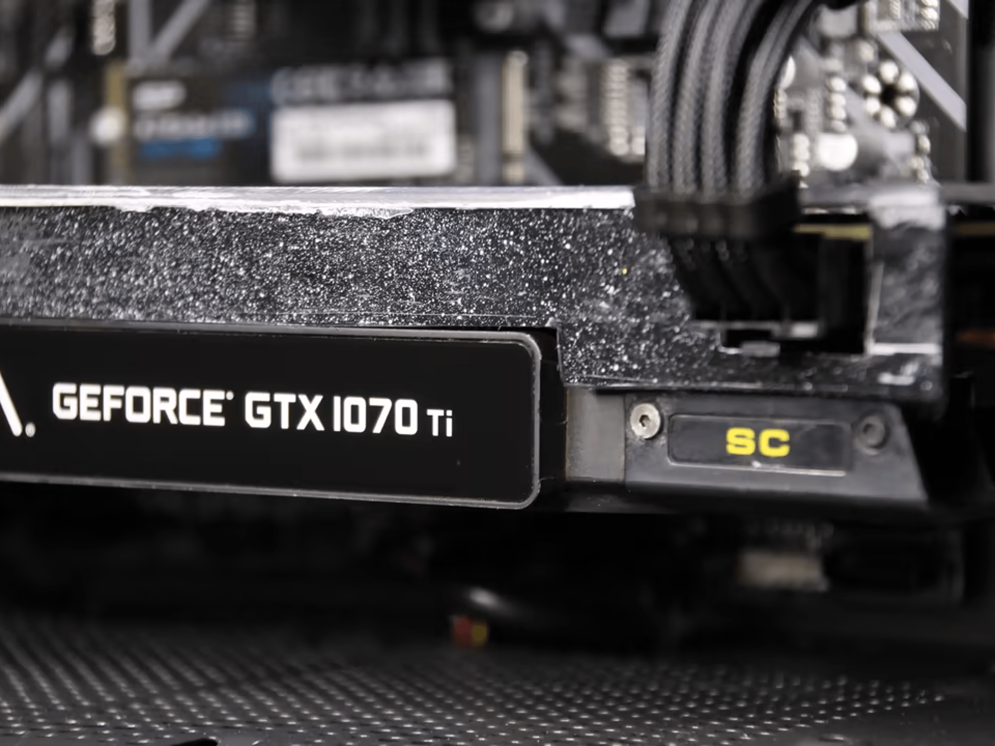 "LUNA" // Ryzen 7 2700X, GTX 1070 Ti // Mid-Range Gaming PC