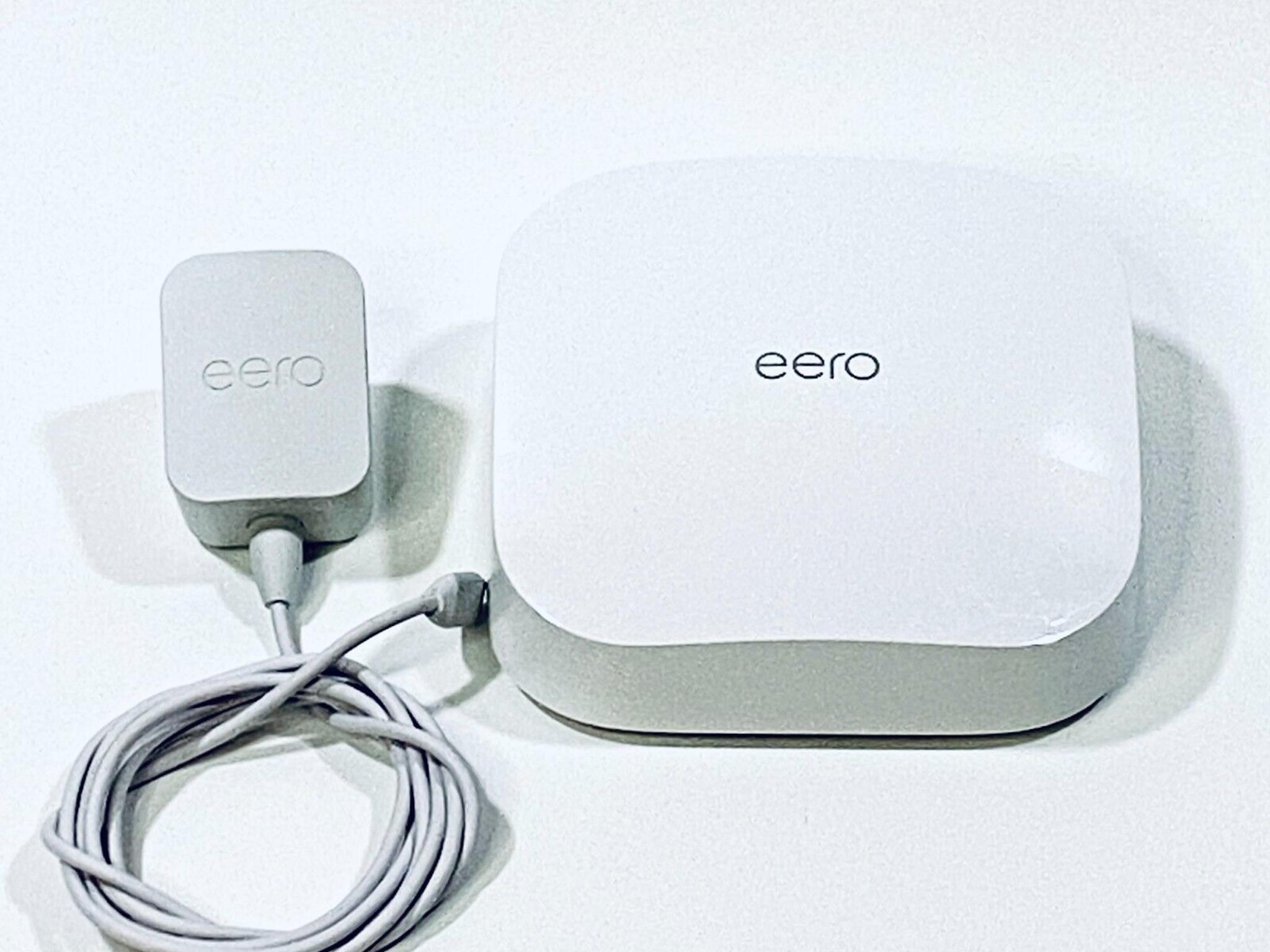 EERO Pro 6 Tri-band Wi-Fi 6 Gigabit Speed Mesh Wi-Fi Router K010001