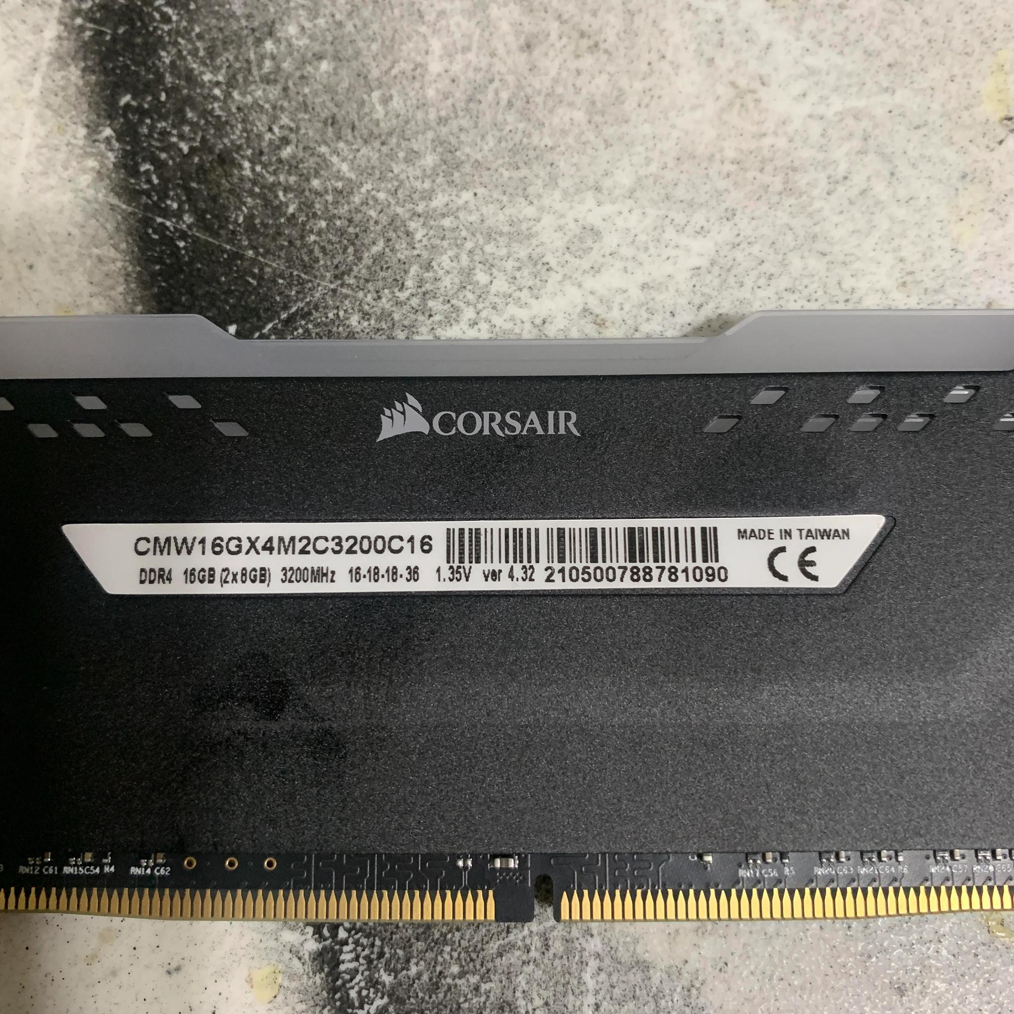 Corsair Vengenace RGB Pro DDR4 3200