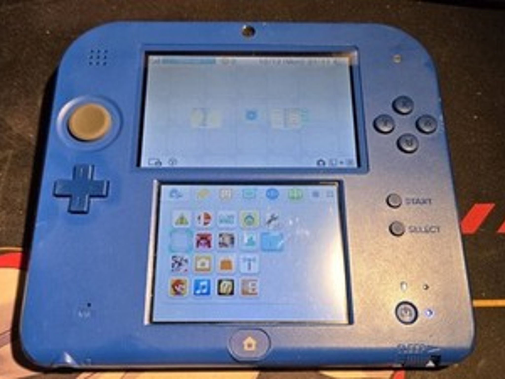CUSTOM USED Nintendo 2DS Blue/Black Handheld Console, Mario Kart 7 Edition