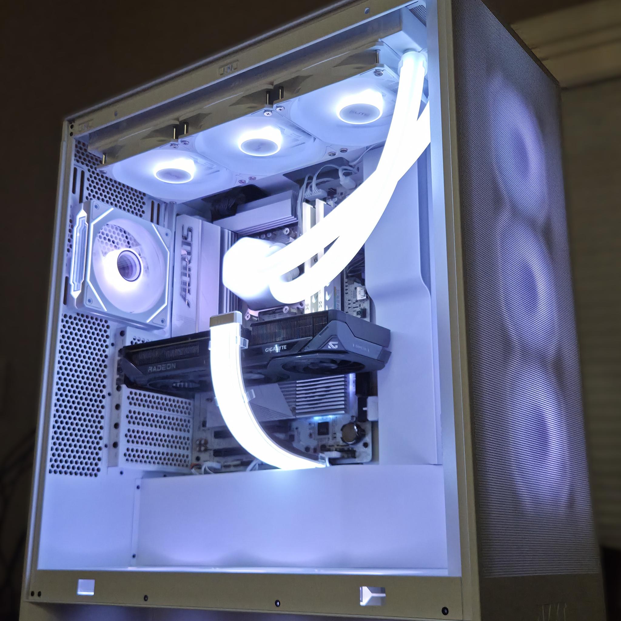 Cookies N’ Cream!🥛 7600X | 9060XT 16GB | 32GB DDR5 | 1TB Gen4 NVMe