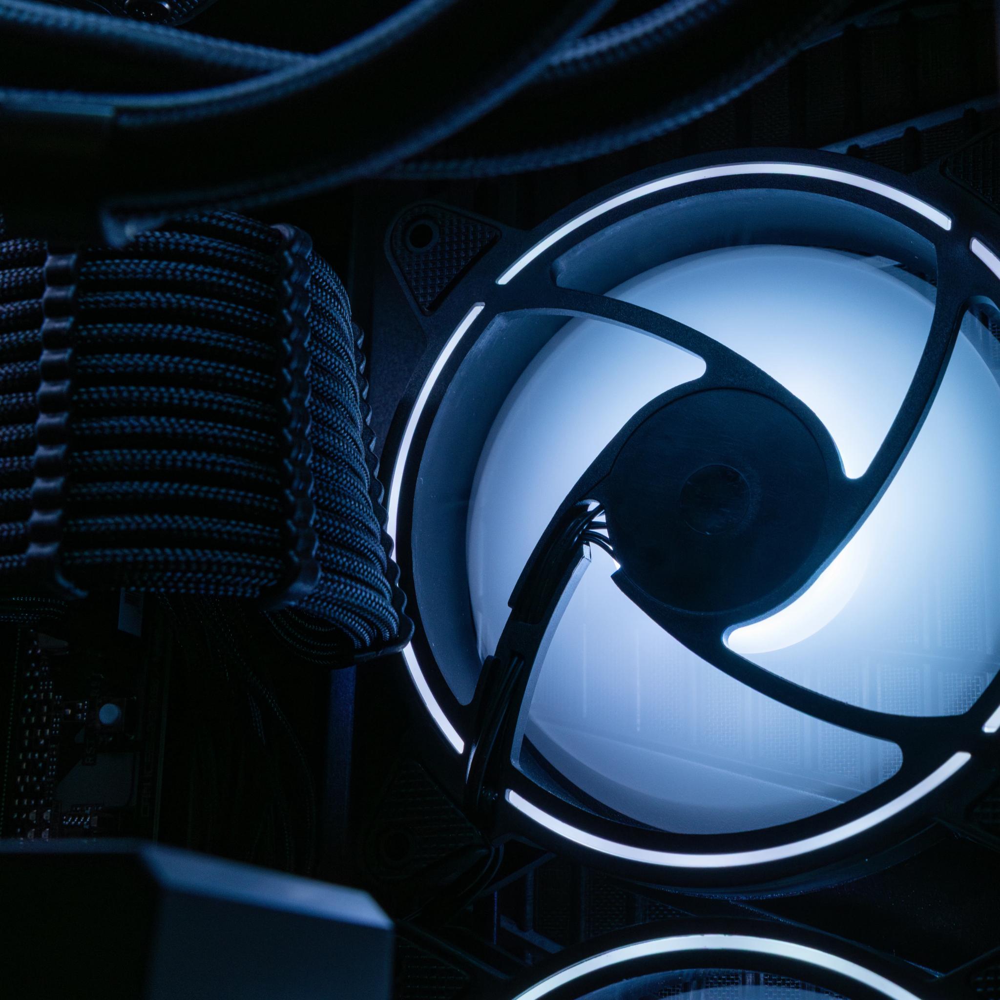 ☄️ Onyx 2.0 ☄️ RTX 5070ti / AMD R7 9700X / 2TB NVME / 32GB DDR5 RAM / 360 AIO / Windows 11 Pro