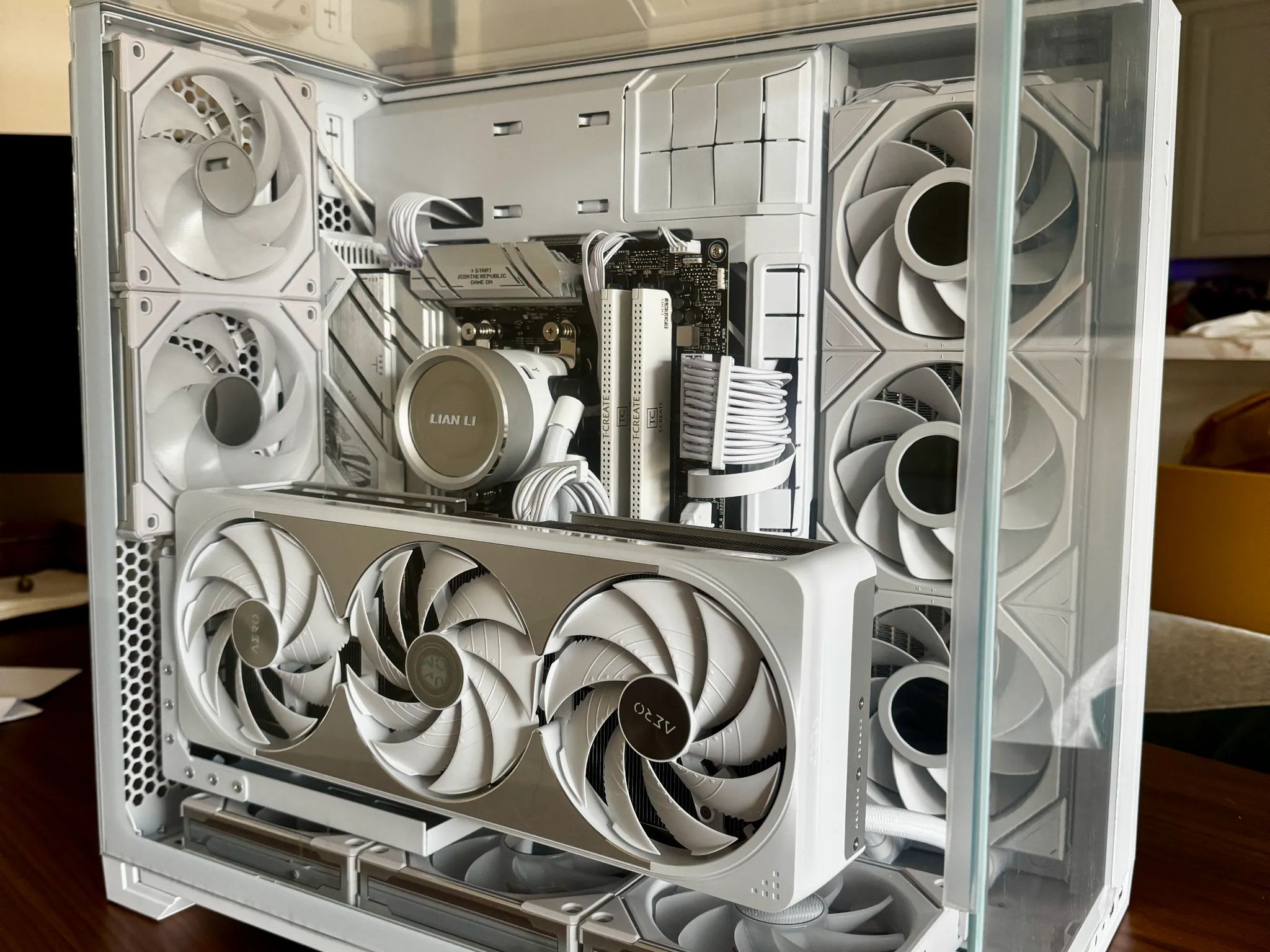 White RGB Lian Li Infinity Glass PC | 1440p High | Ryzen 7 9800X3D | 32GB RAM | 2 TB SSD | 5070 Ti