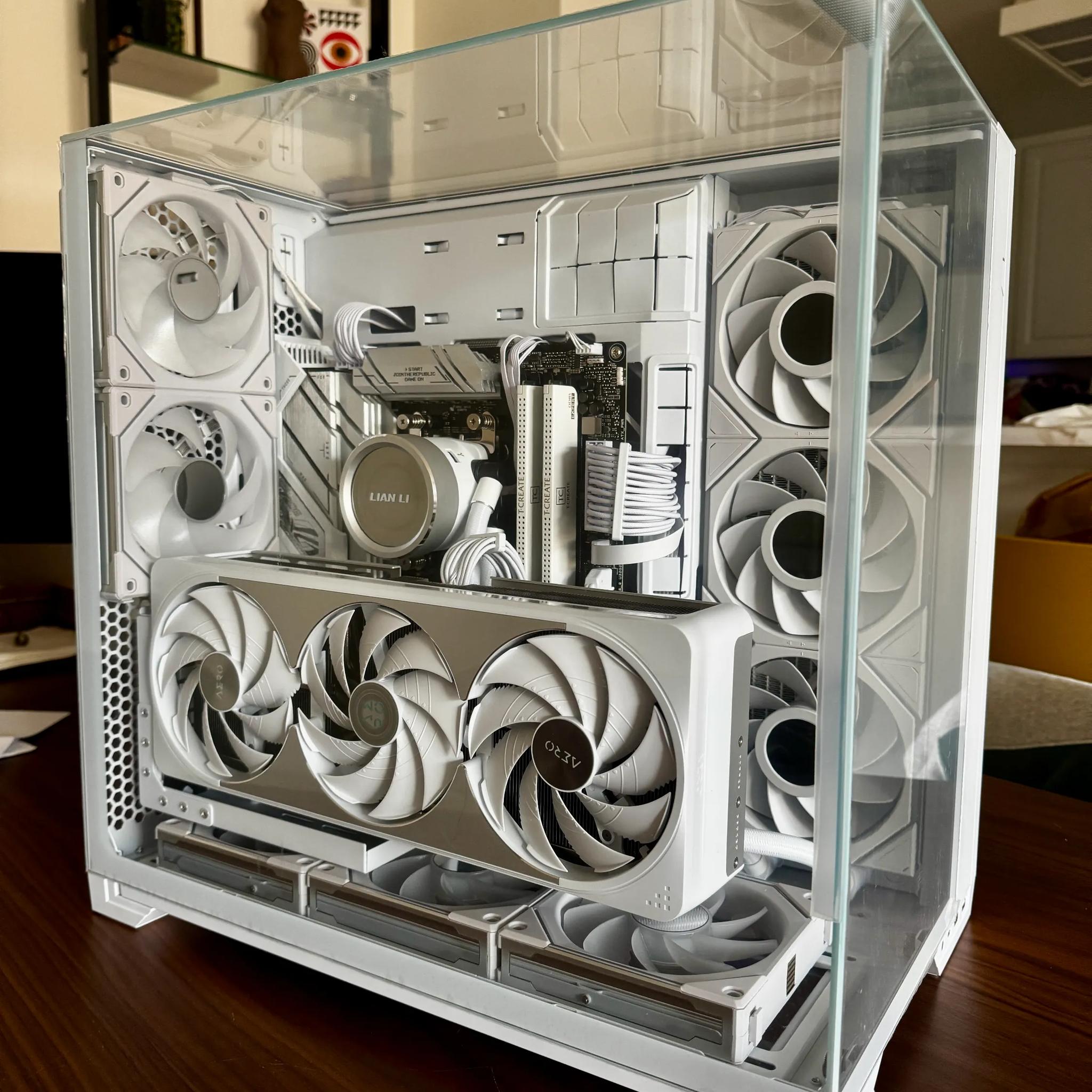 White RGB Lian Li Infinity Glass PC | 1440p High | Ryzen 7 9800X3D | 32GB RAM | 2 TB SSD | 5070 Ti