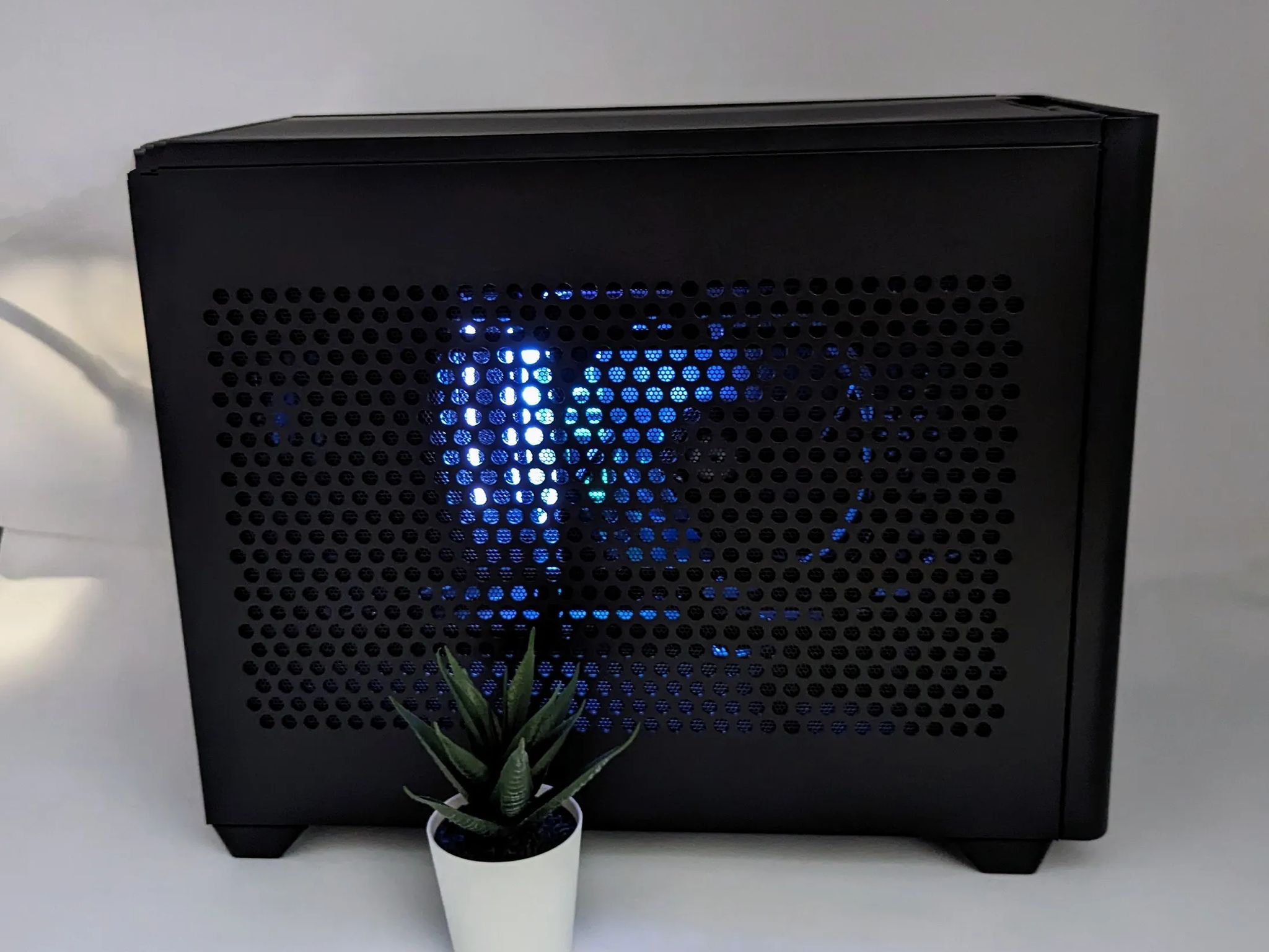 Minimalist Power ITX | RTX 4070 | Intel i5-12600K | 32gb RAM | 4TB Gen 4 NVMe SSD