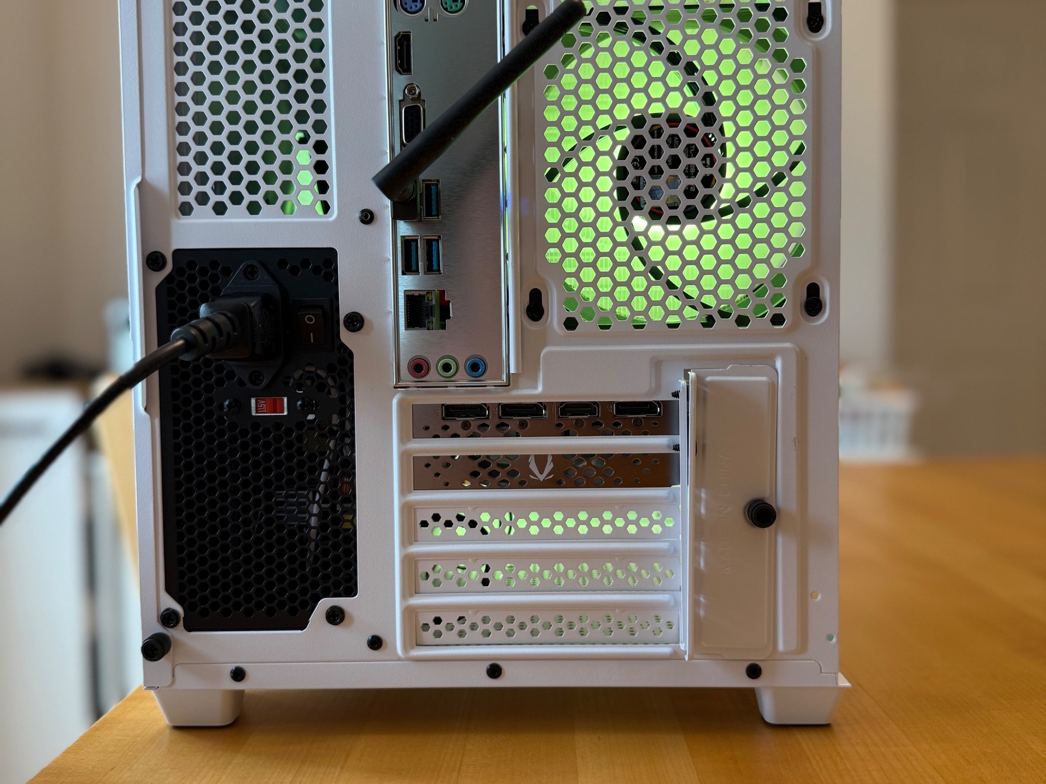 ⚪️▫️| RTX 4060, Ryzen 2600, 16gb Ram, 1tb SSD WiFi Equipped, White ARGB Gaming PC