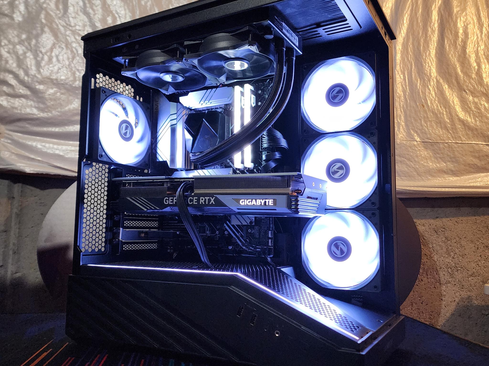 RTX 4070 Ti / i7-12700KF / 32GB DDR5 RAM / 1TB NVMe