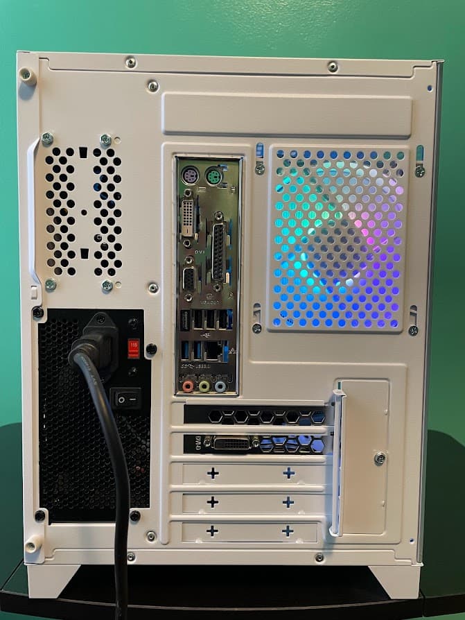 SLEEK WHITE Gaming PC| Intel i5 / AMD RX470 / 8GB / 256GB SSD WIN 10 PRO