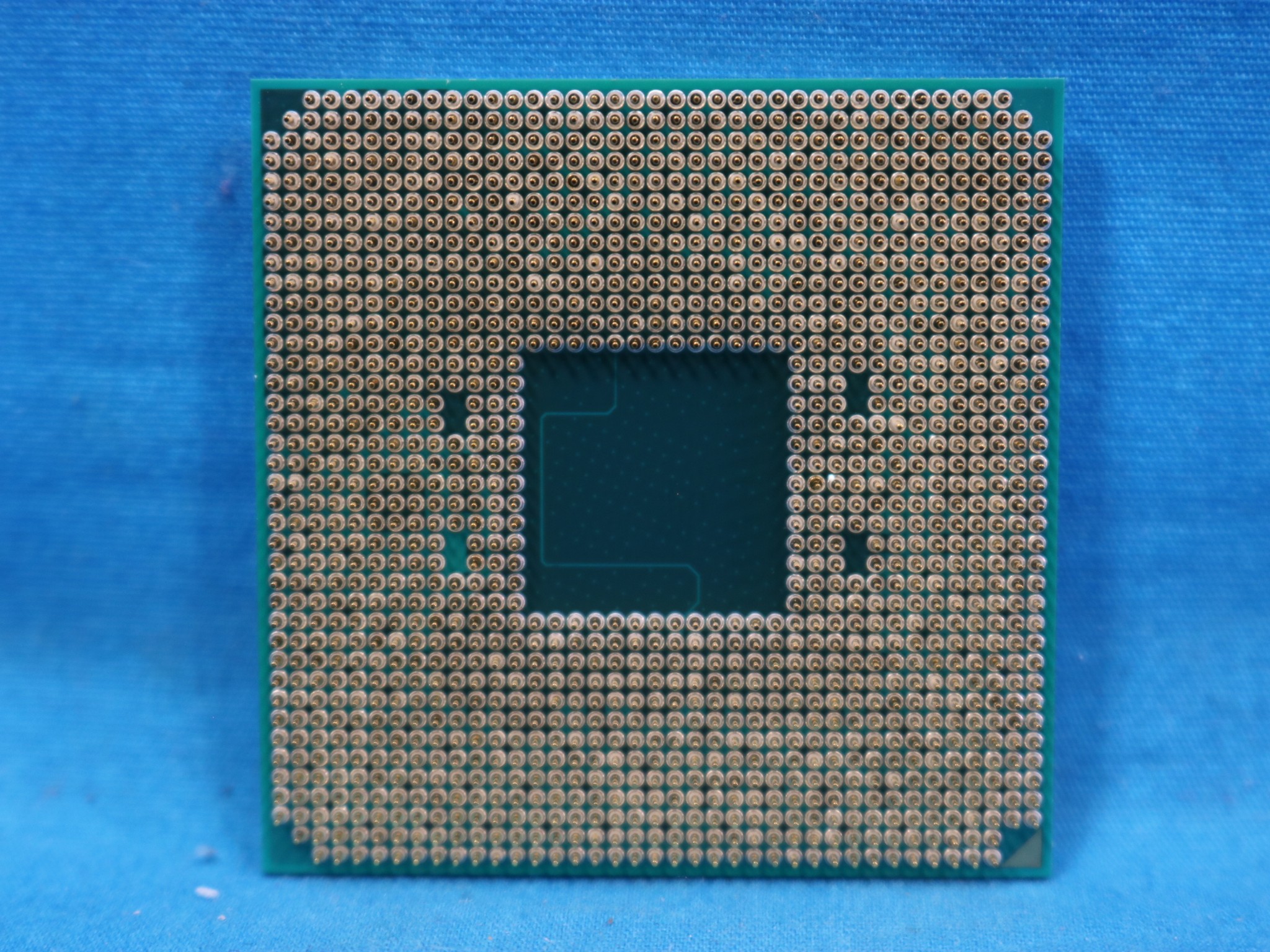 AMD Ryzen 3 2200G 3.50GHz Socket AM4 Quad-Core 4MB Desktop CPU - 4096063070