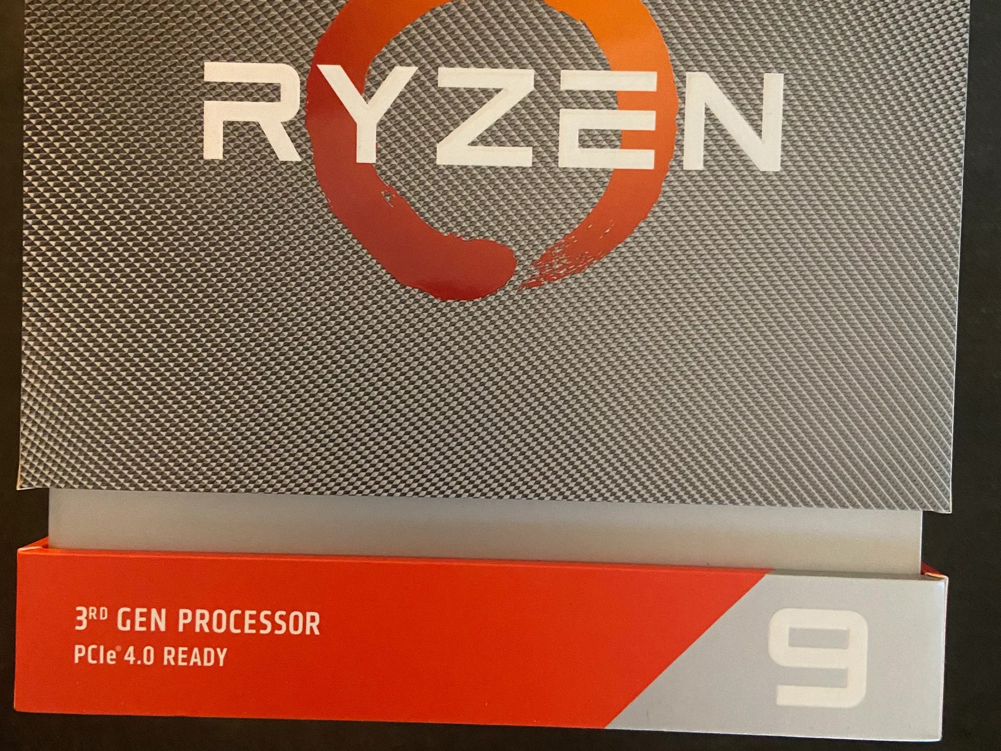 Ryzen 9 3900X 12 Cores AM4 with stock cooler