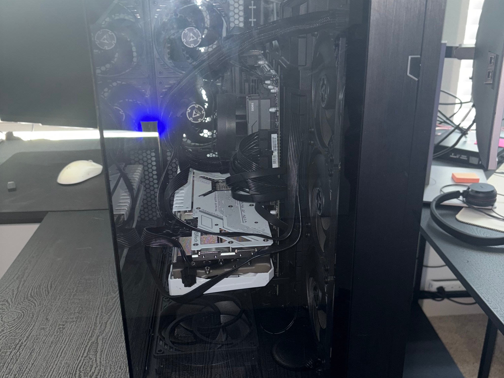 Ryzen 7 7700X | RX 7900 XT 20GB | 32GB DDR5 | 2TB SSD