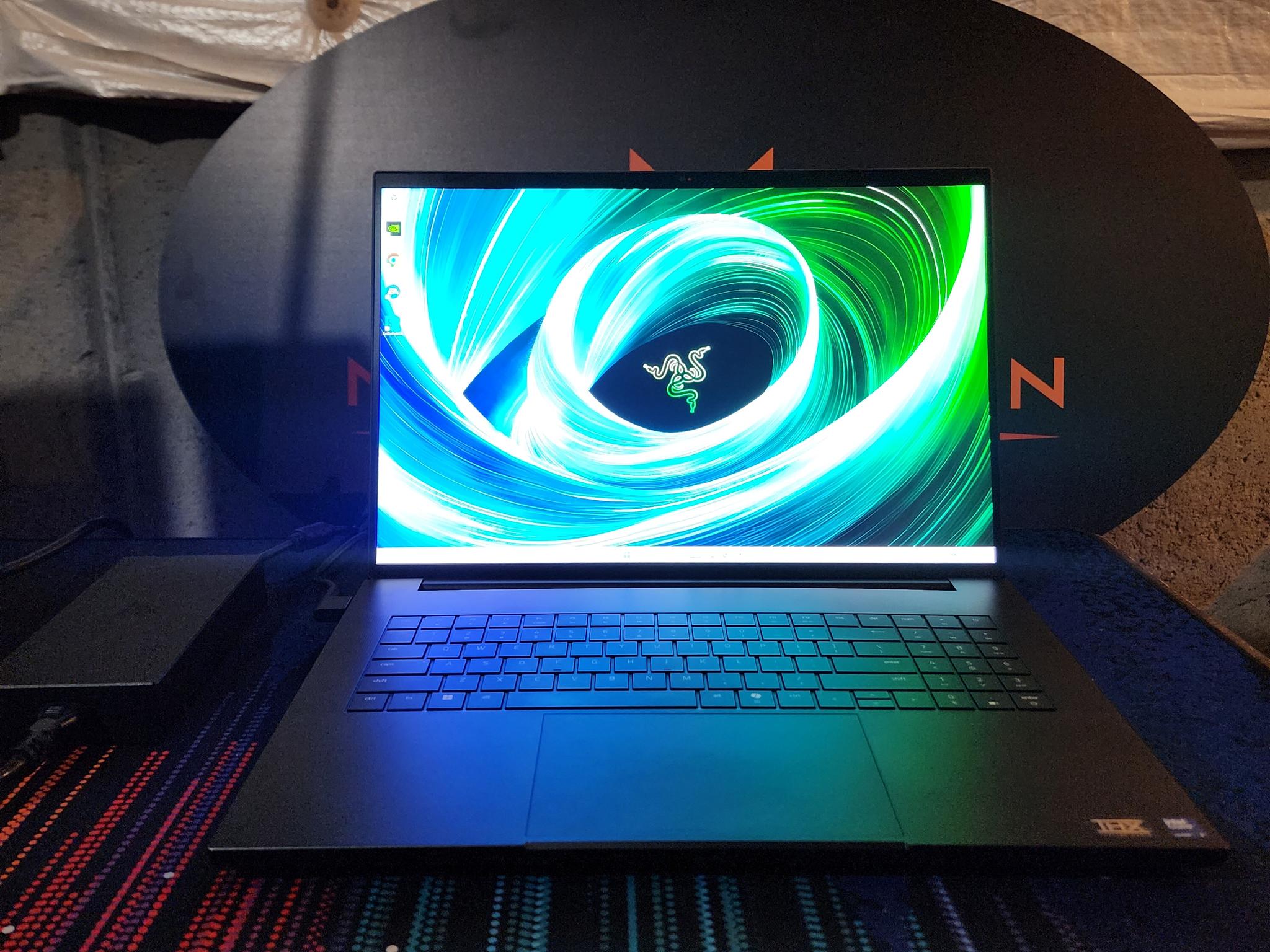 Razer Gaming Laptop - RTX 5090 / Intel Core Ultra 9 275HX / 96GB DDR5 RAM / 2TB NVMe