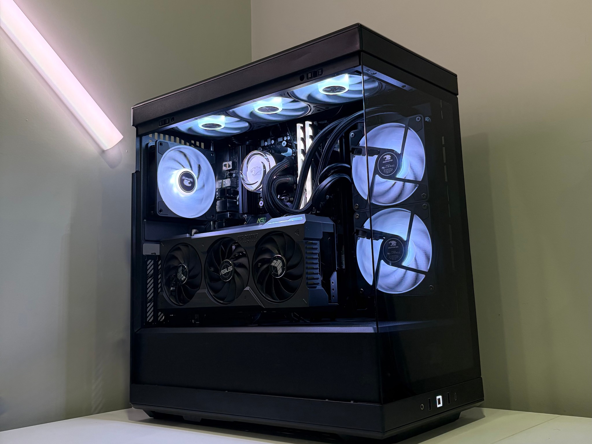 RTX 4070 Ti Super | Ryzen 7 9700x | 32GB DDR5 RAM | 2TB SSD