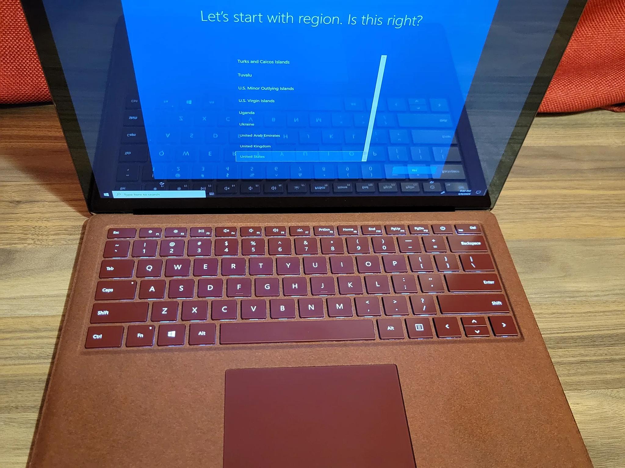 Microsoft Surface Laptop 2 - intel i7 - 256gb ssd - 13.5" 2k Touch Screen