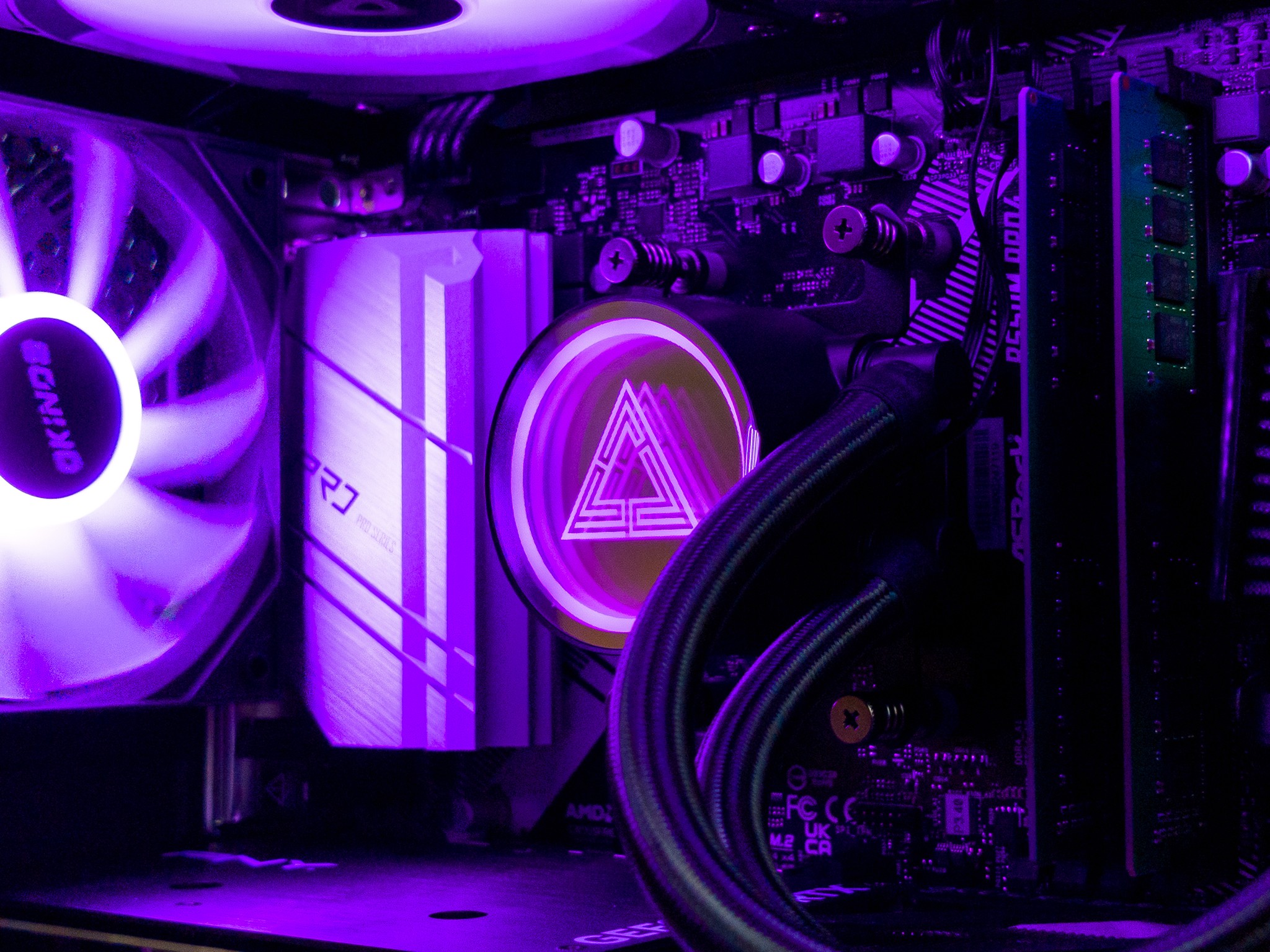 💜🖤 RTX 4070 / Ryzen 7 5800X / 32GB Gaming PC 💜🖤