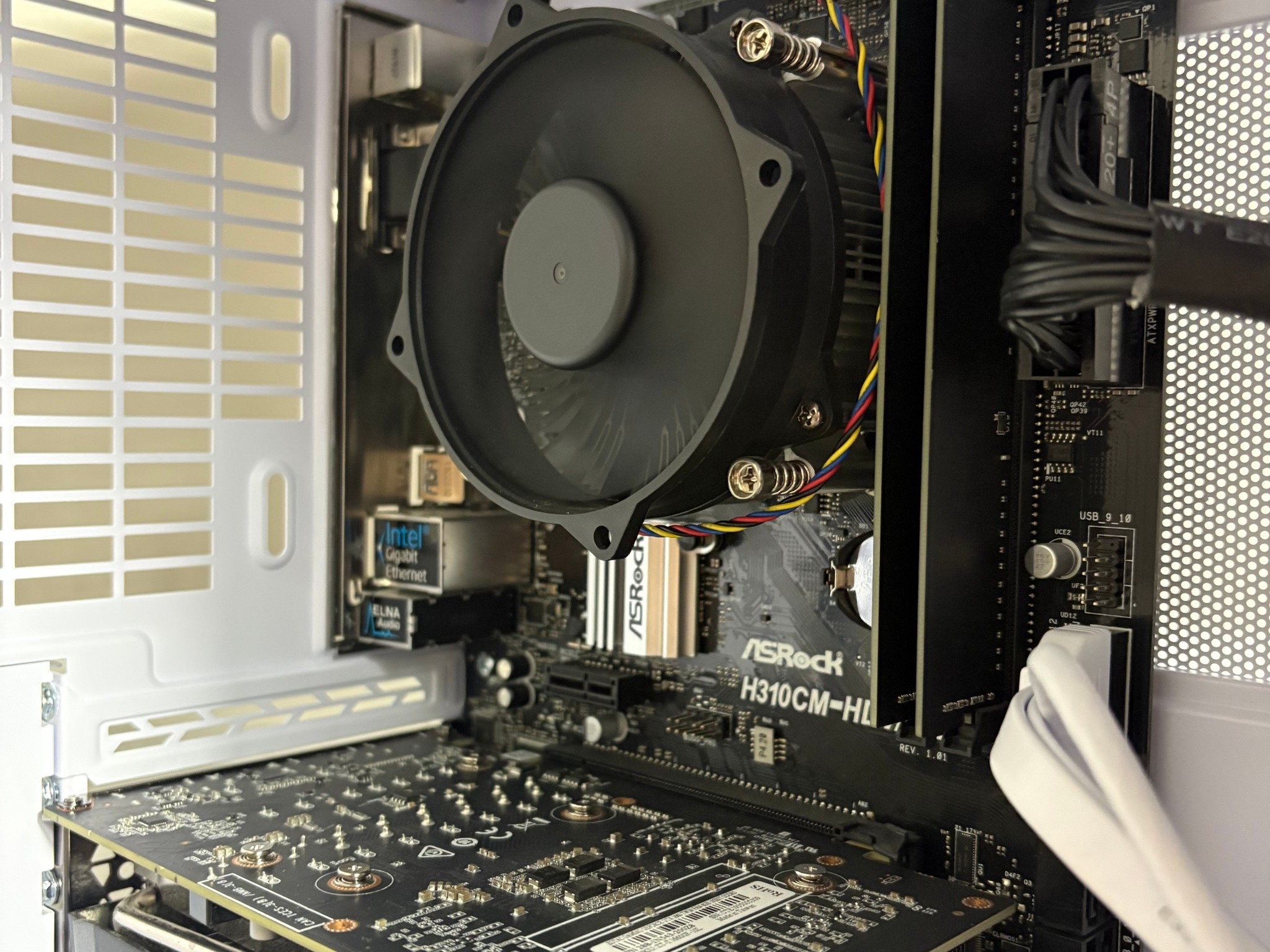 Clean SFF PC - Intel Core i7 9700, GTX 1660, 16GB DDR4, 512GB SSD