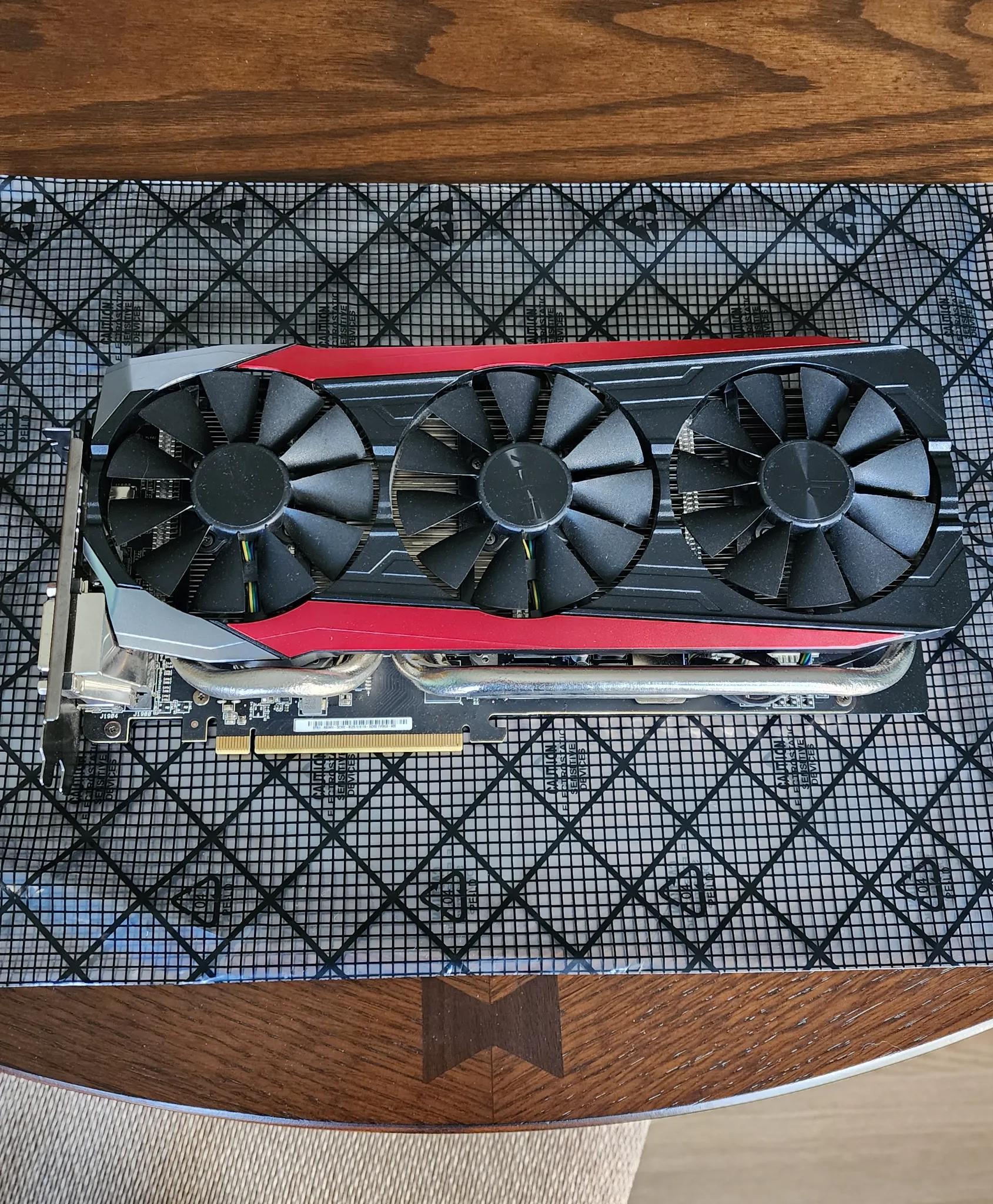 Asus Strix Radeon RX R9 390X