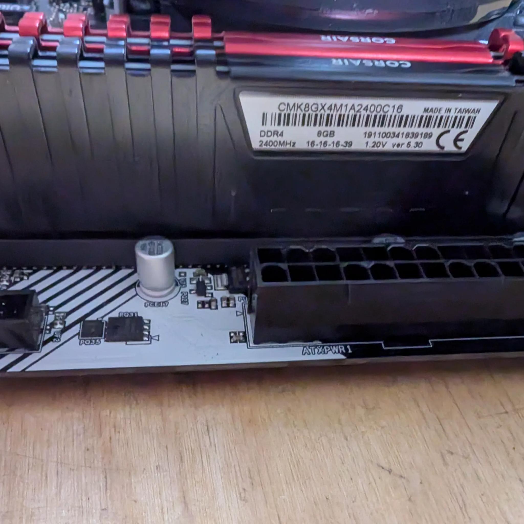 AsRock A320 / AMD Ryzen 3 3200G / 16GB DDR4