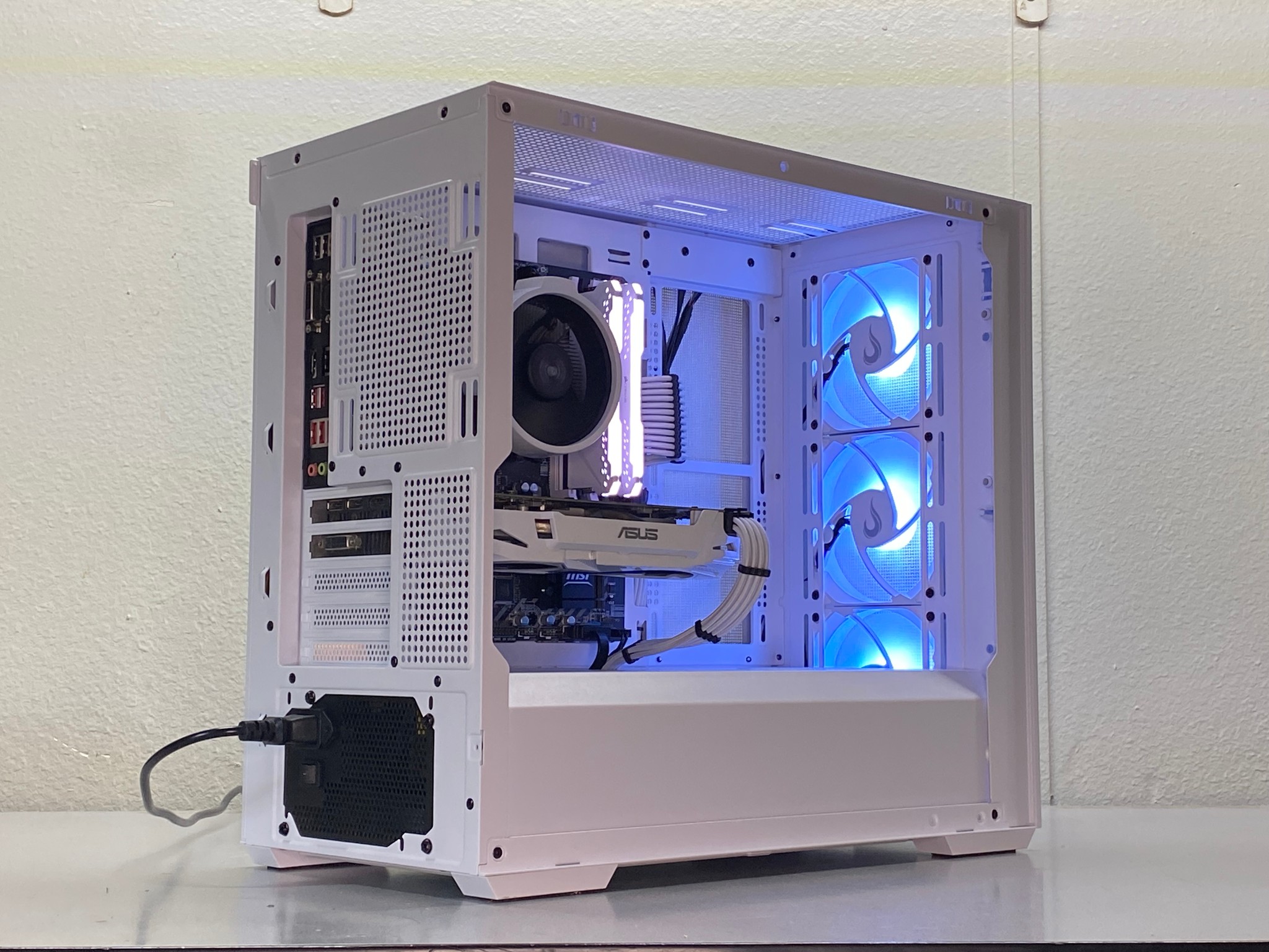 White ARGB Gaming PC | Ryzen 5 | GTX 1060 |