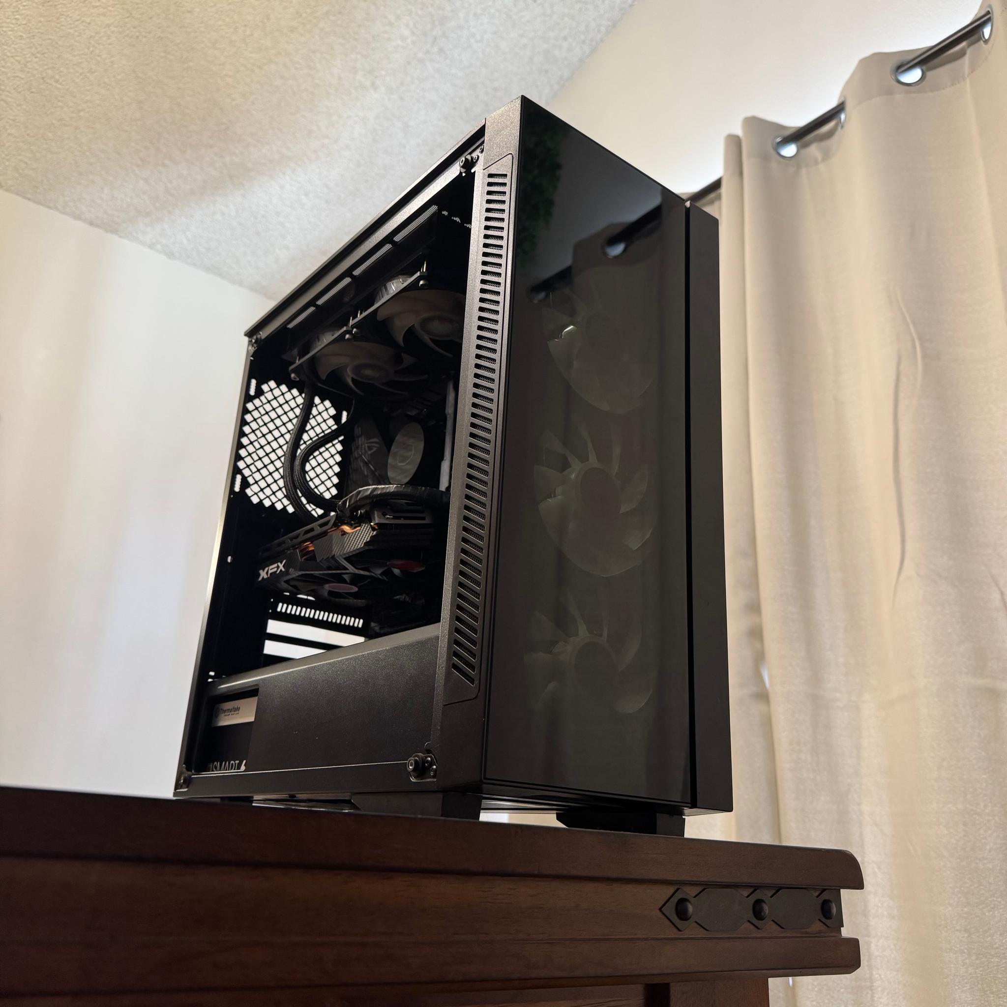 "AERO" | XFX RX 580 | Ryzen 5 2600x | 16GB DDR4 | 512GB SSD + 1TB HDD