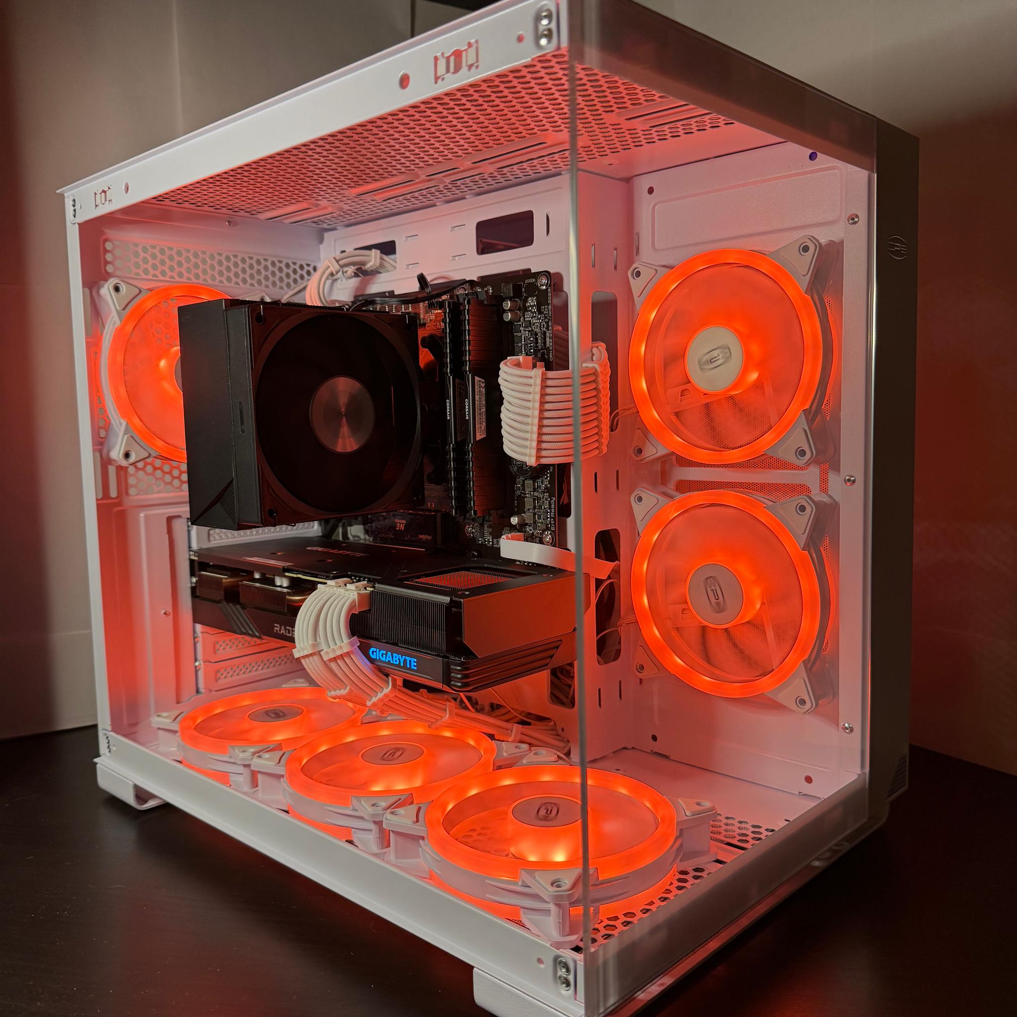 Gaming PC // Gigabyte RX 7600XT 12GB // Ryzen 5 5500 // 16 GB Ram // 1 TB NVME SSD