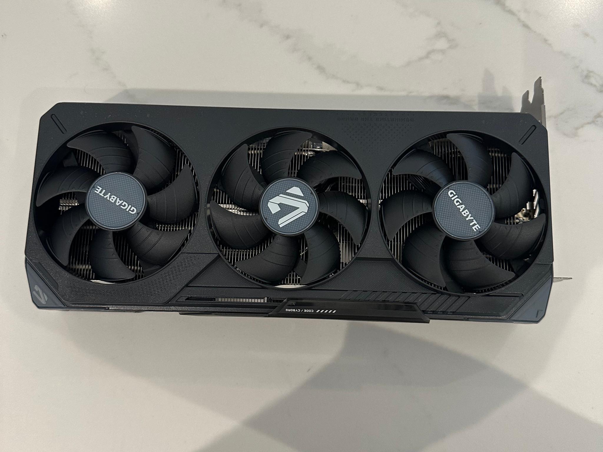 GIGABYTE RX 9070 XT GAMING OC 16G - Image 2