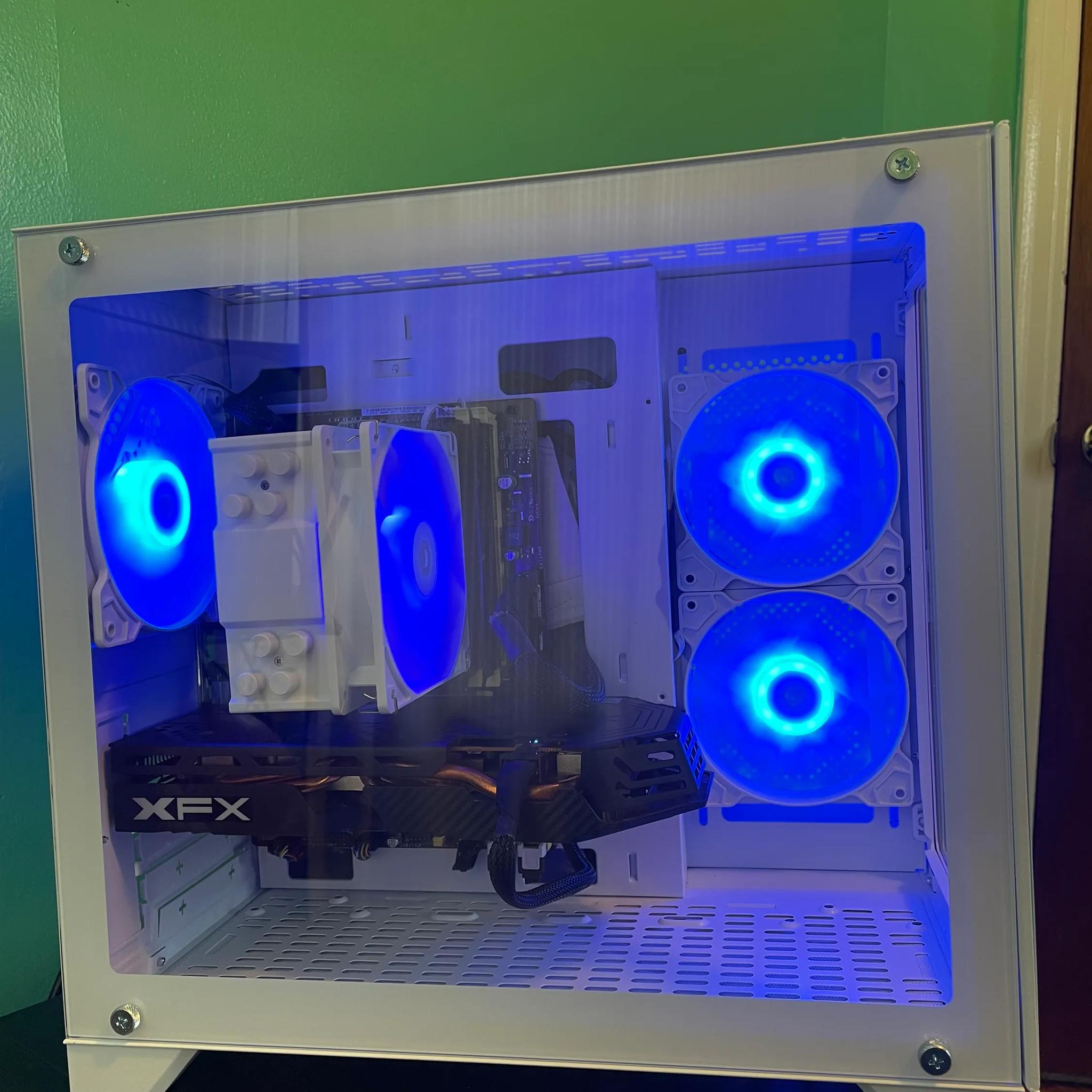 GLASS White Gaming PC| Intel i5 / Amd RX580 / 8GB / 600GB Win 10 Pro WiFi