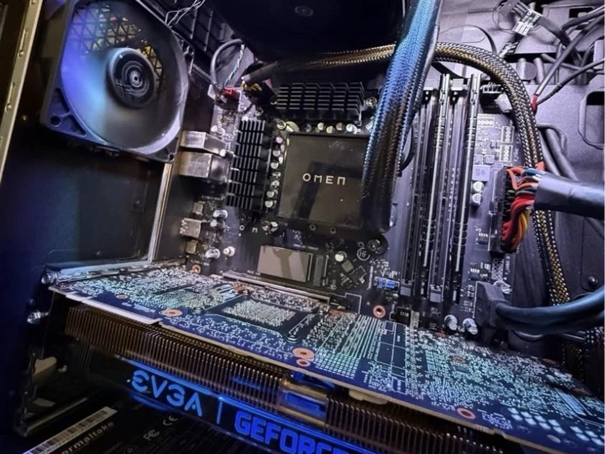 Omen 30L Gaming PC| Ryzen 5| 2080Ti 11GB| 16GB| WIN 11