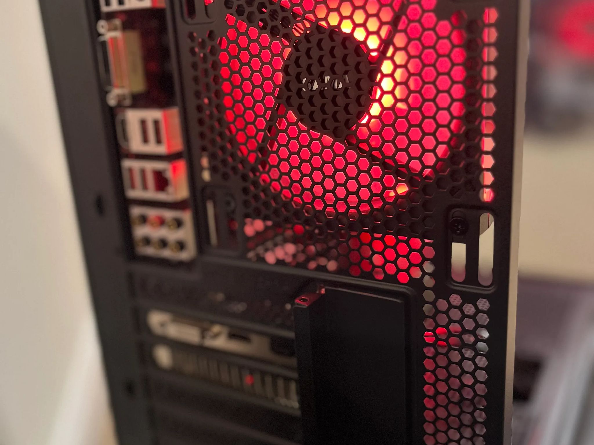 CUSTOM GAMING PC (Fortnite ready!) AMD 3600x 4.2 GHz AMD RX550 1080p High/Medium.
