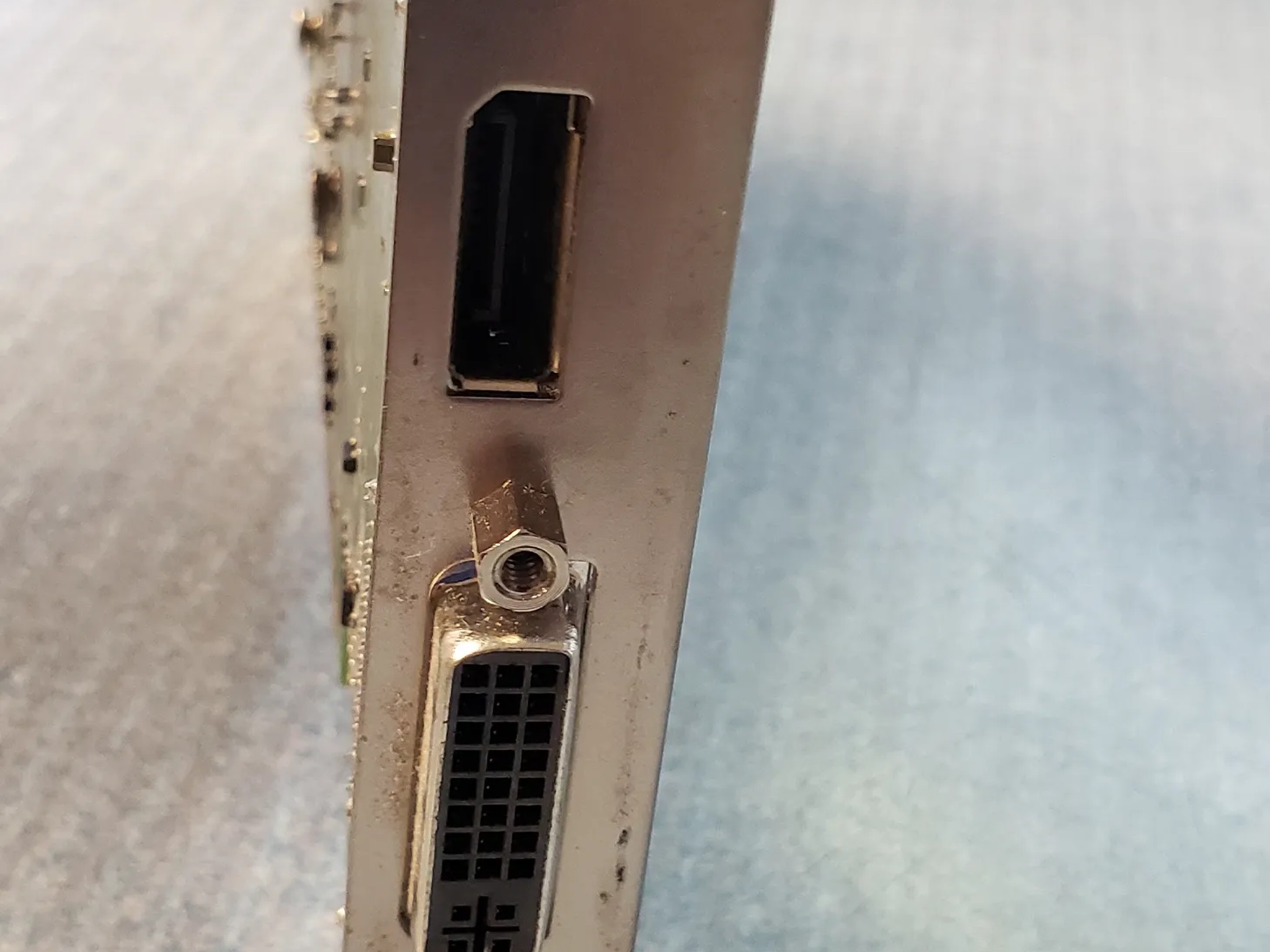 AMD R7 450 graphics card with 4gb memory.