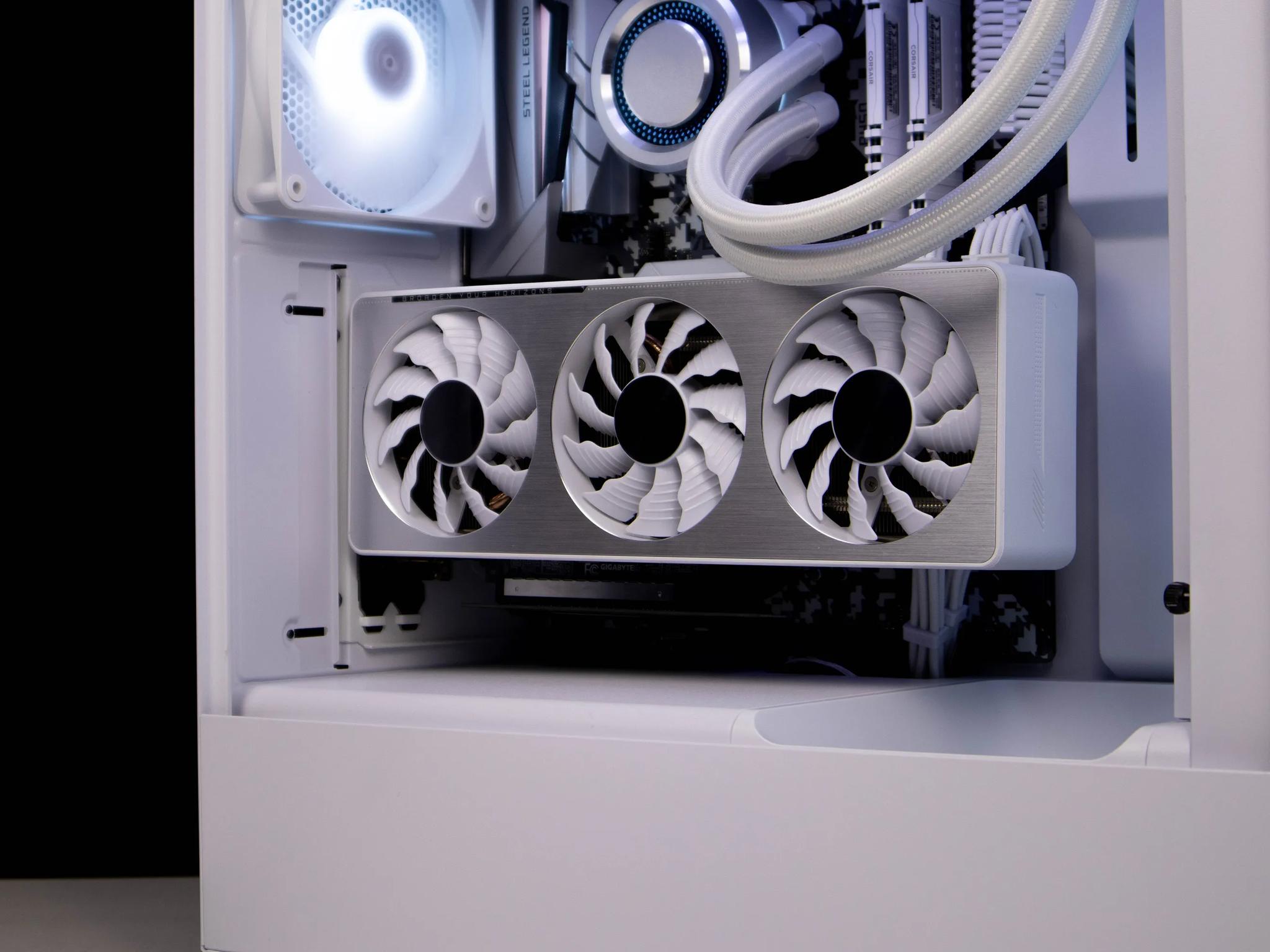 ~Snowstorm~ (RTX 3070 | Ryzen 5 5600X | 32gb RAM)