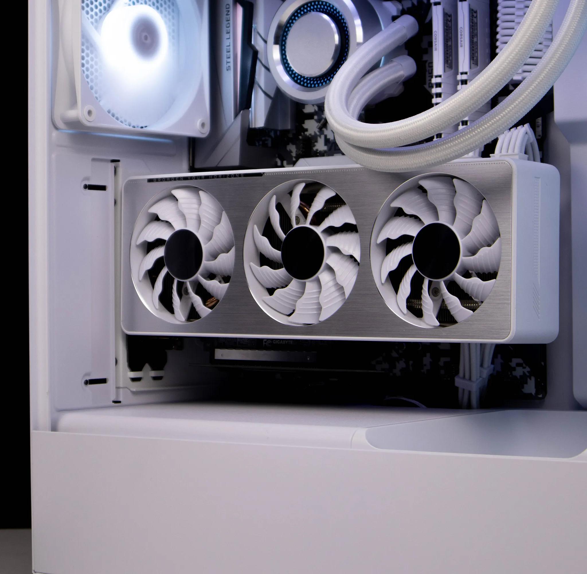 ~Snowstorm~ (RTX 3070 | Ryzen 5 5600X | 32gb RAM)